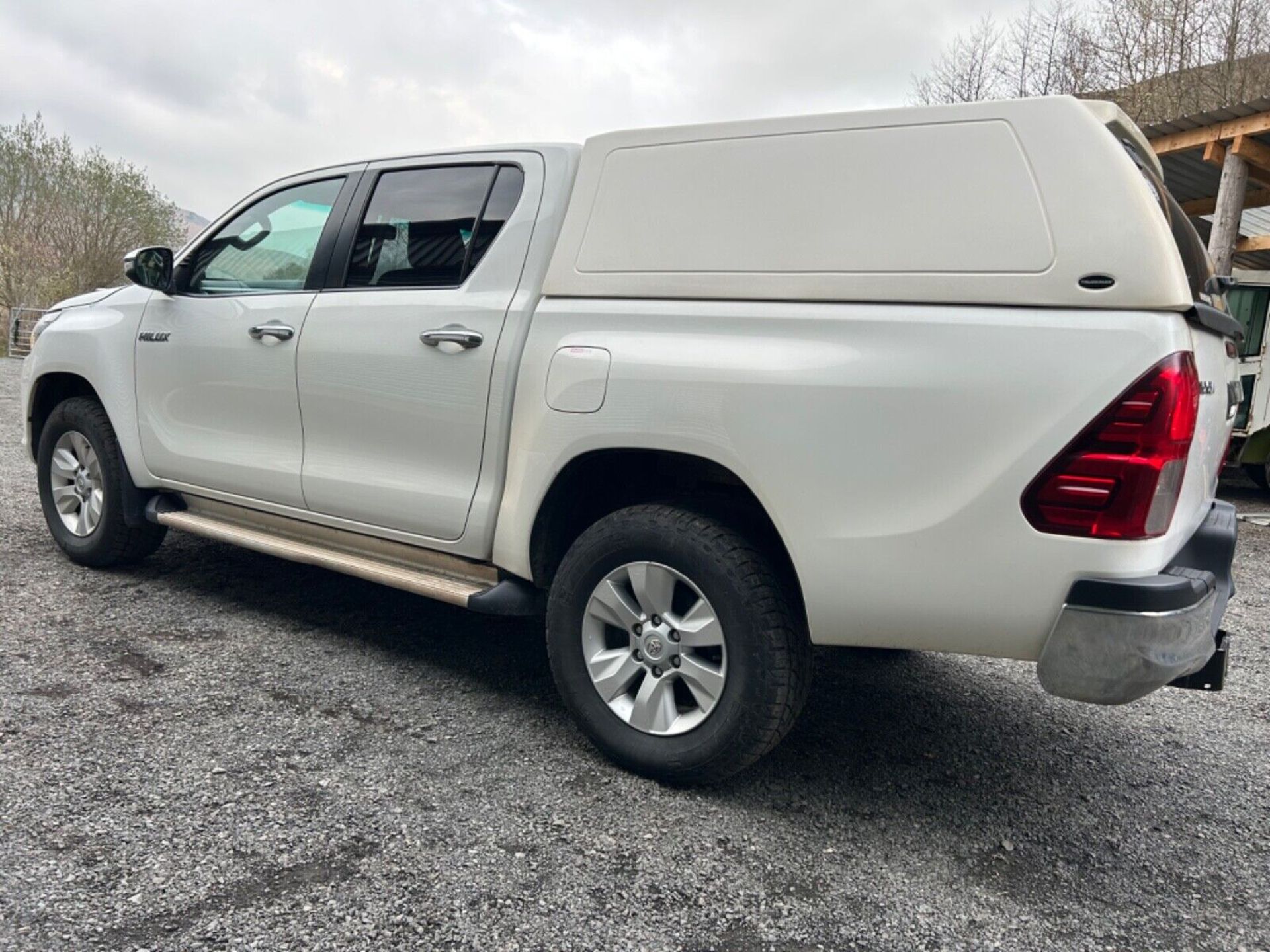 2018 TOYOTA HILUX DOUBLE CAB PICKUP TRUCK 4X4 AIRCON TWIN CAB TRUCKMAN CANOPY - Image 10 of 15