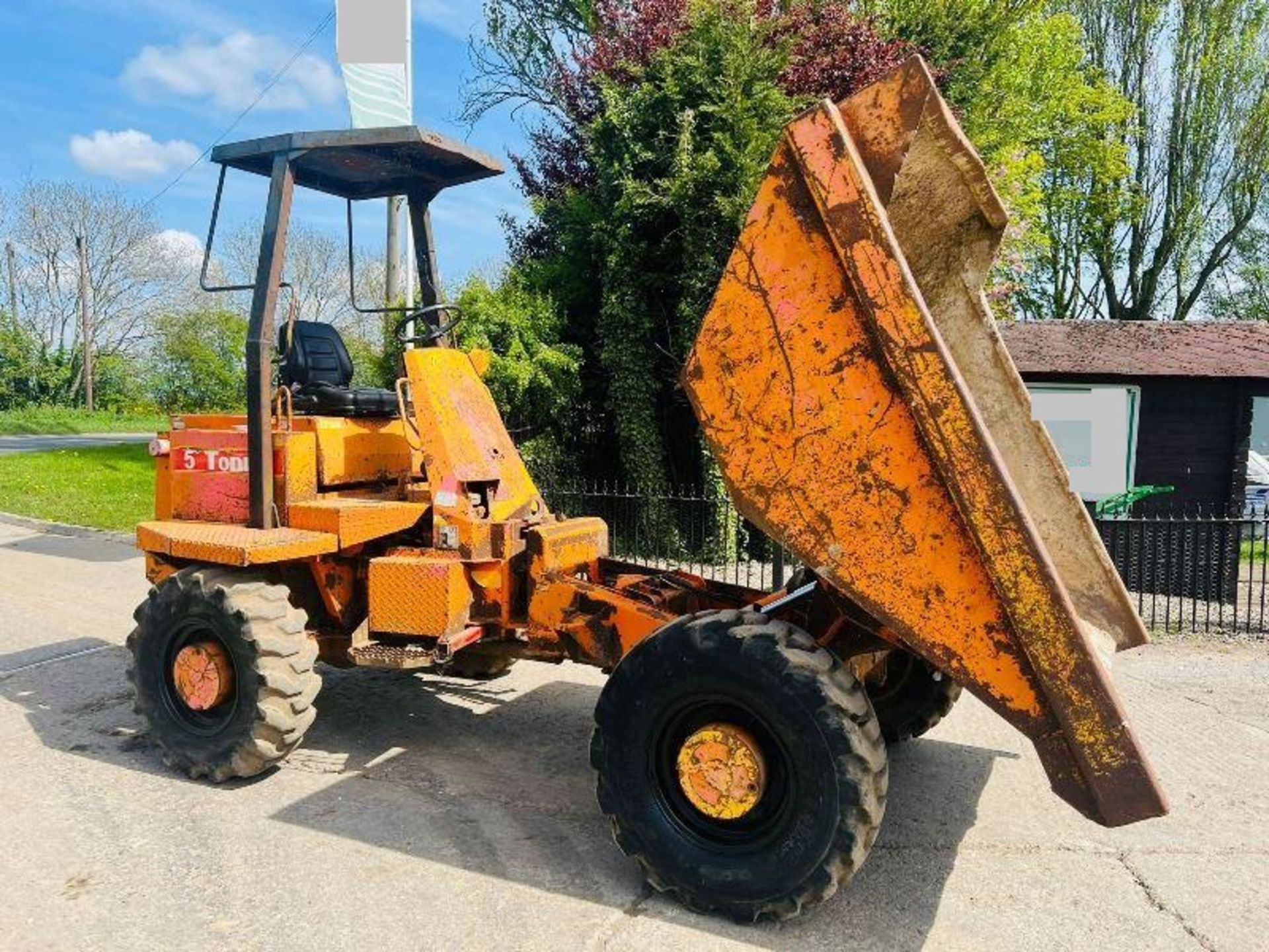 THWAITES 5 TON 4WD DUMPER C/W ROLE BAR & CANOPY - Image 8 of 13