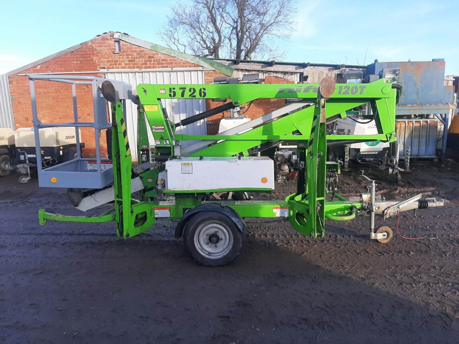 NIFTYLIFT 120T CHERRY PICKER TOWABLE - Image 4 of 9