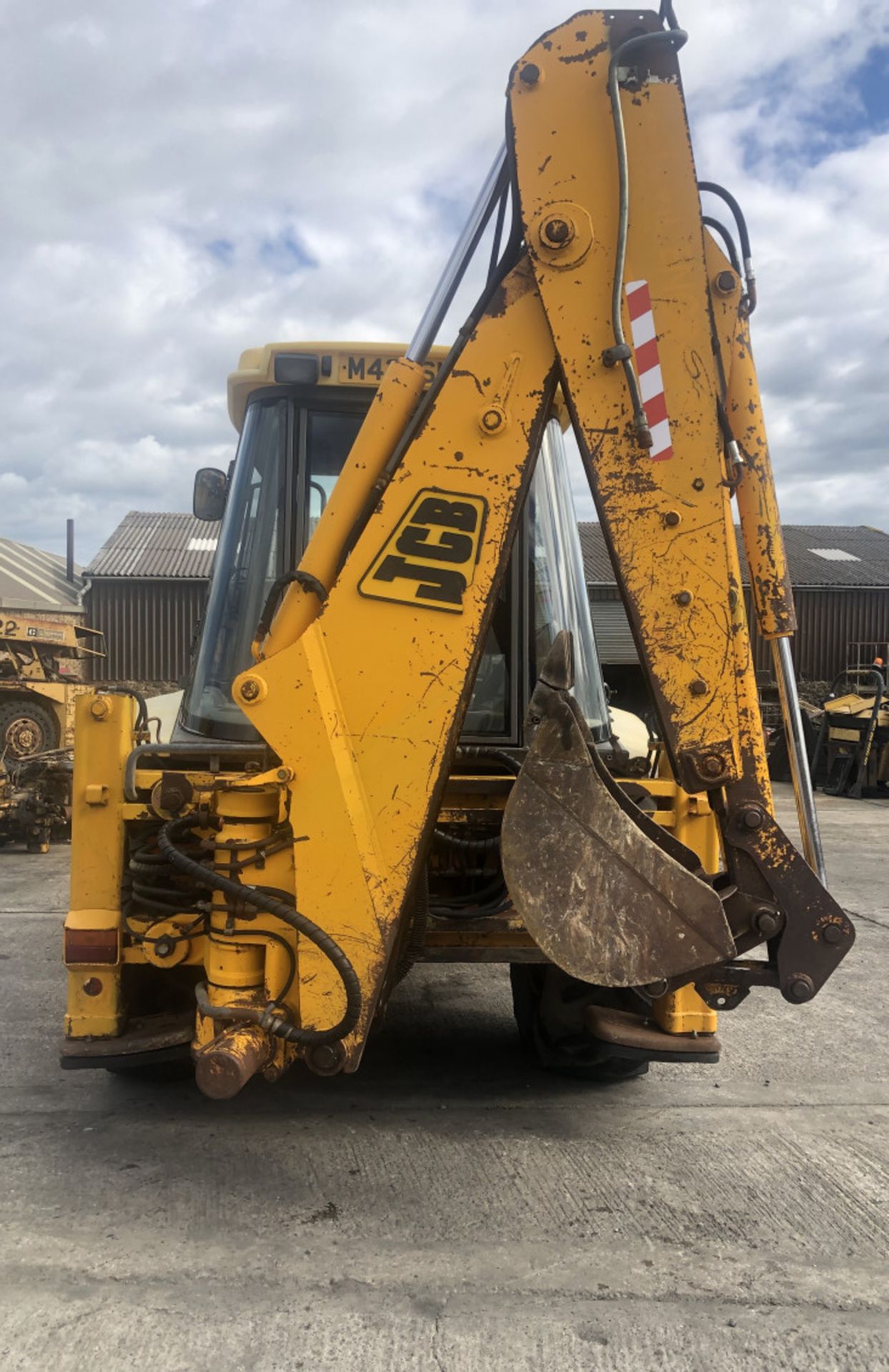 JCB 3 CX P8 SITEMASTER BACKHOE LOADER - Image 9 of 10