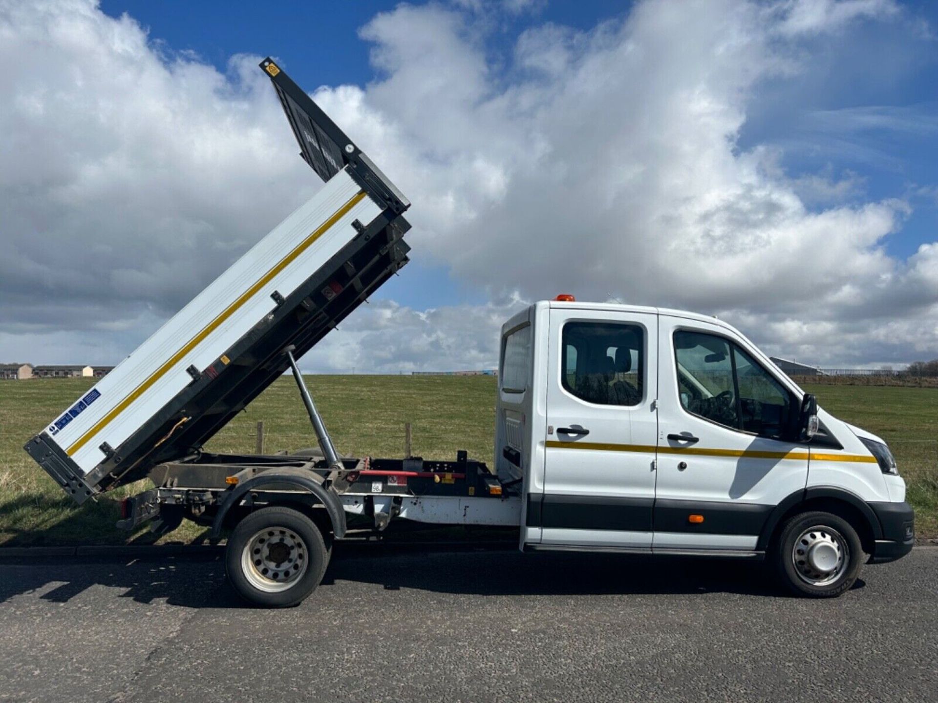 2020 FORD TRANSIT 2.0 350 LEADER DOUBLE CAB TIPPER 130PS DIESEL 32K DRW. - Image 3 of 18