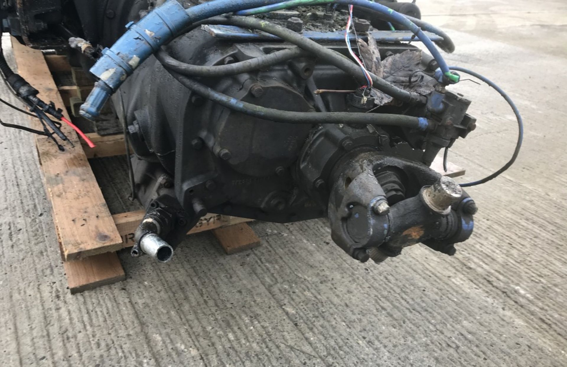 CUMMINS M11 ENGINE AND MANUAL TRANSMISSION - Image 21 of 27