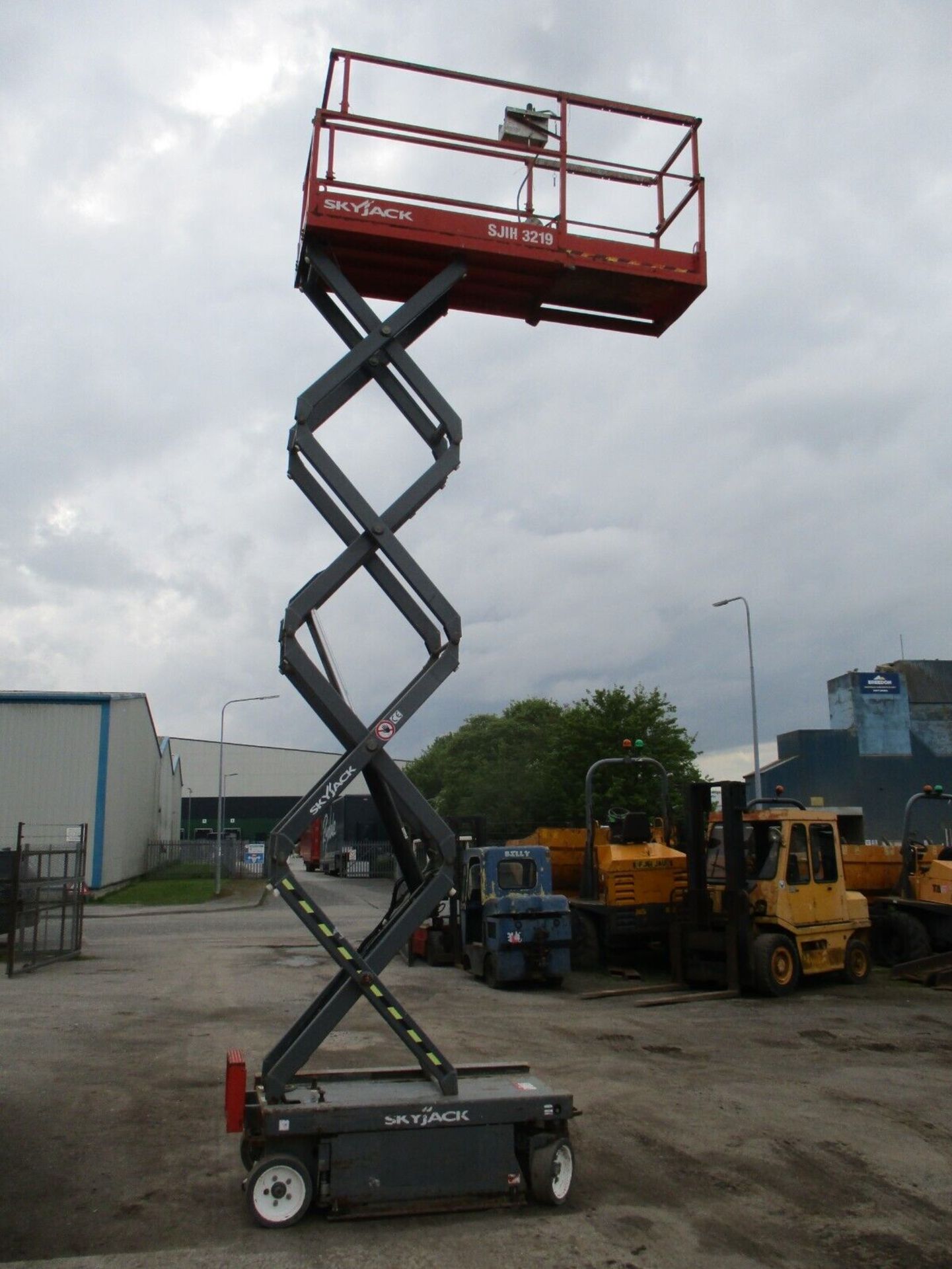 2017 SKYJACK SJ3219 SCISSOR LIFT ACCESS PLATFORM CHERRY PICKER GENIE 1932 DELIVE - Image 2 of 10