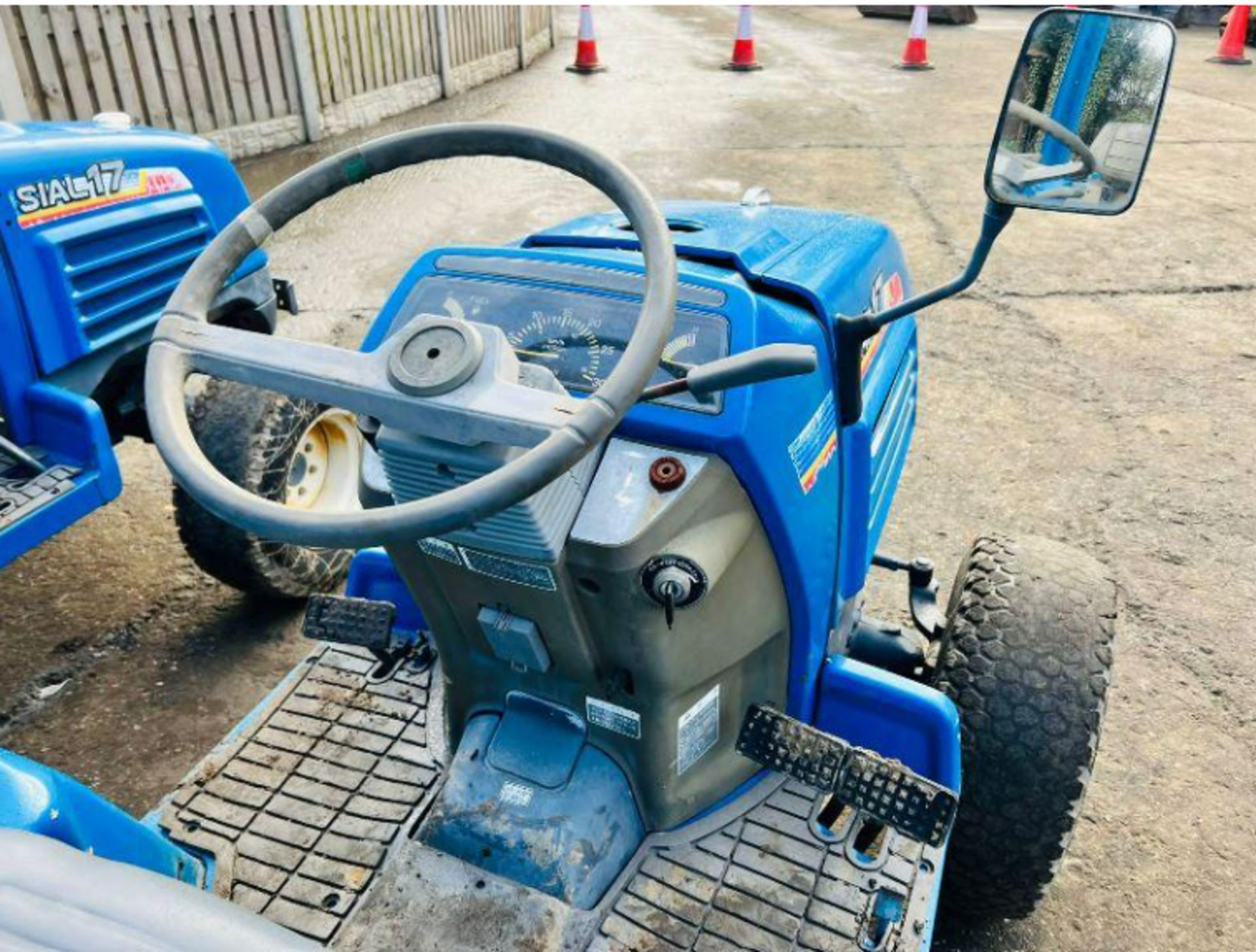 ISEKI TF17F 4WD COMPACT TRACTOR * CHOICE OF TWO - Image 6 of 14