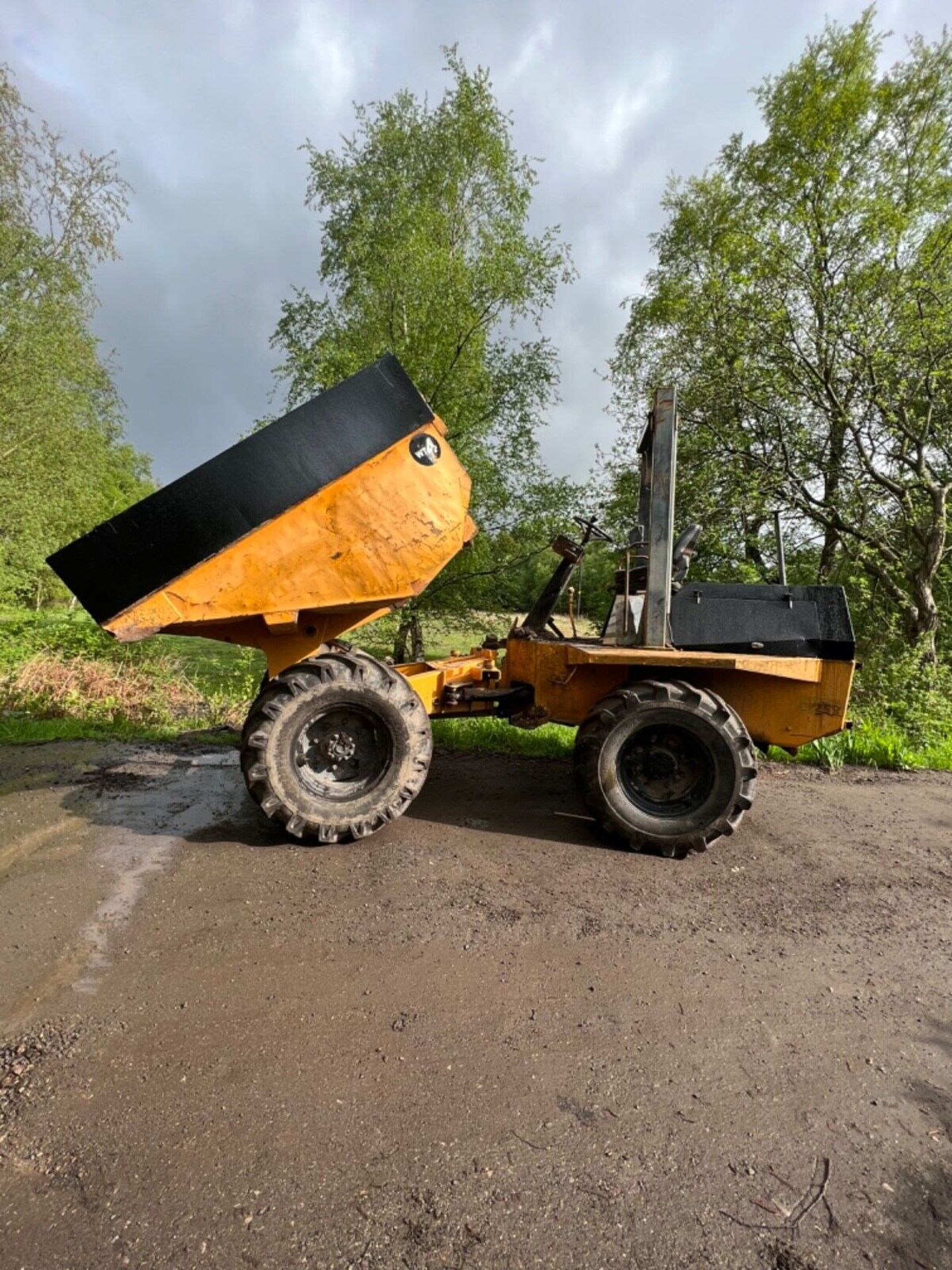 TEREX BENFORD 4 WHEEL DRIVE STRAIGHT TIP DUMPER - GOOD TYRES 6 TON