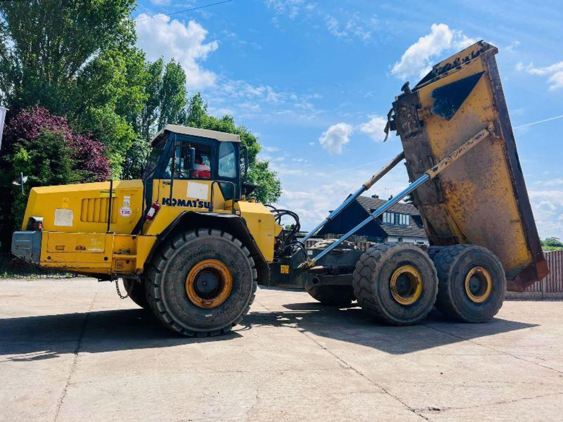 KOMATSU HM400-1 6X6 ARTICULATED DUMP TRUCK C/W REVERSE CAMERA - Image 15 of 15