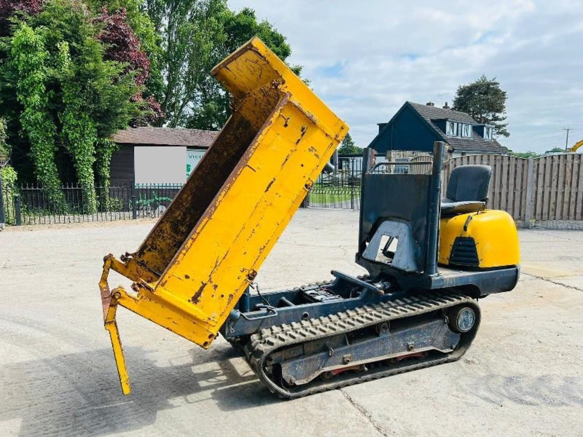 TRACKED DUMPER C/W DROP SIDE'S TIPPING BODY & RUBBER TRACKS - Image 11 of 13