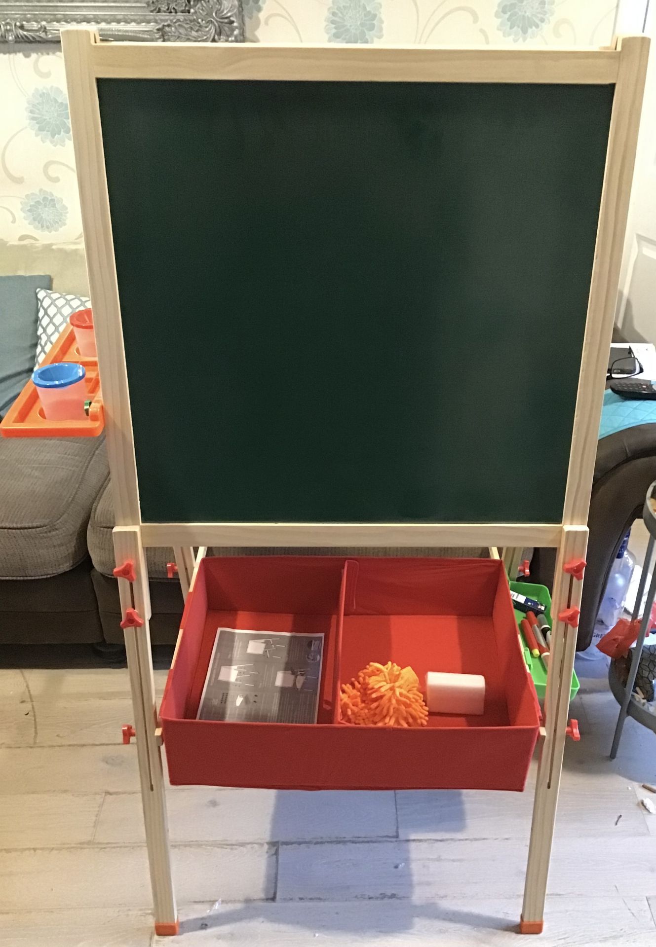 A BR NEW BOXED CHILDS DRY BOARD AND CHALK BOARD EASLE WITH EXTRAS - Image 2 of 4