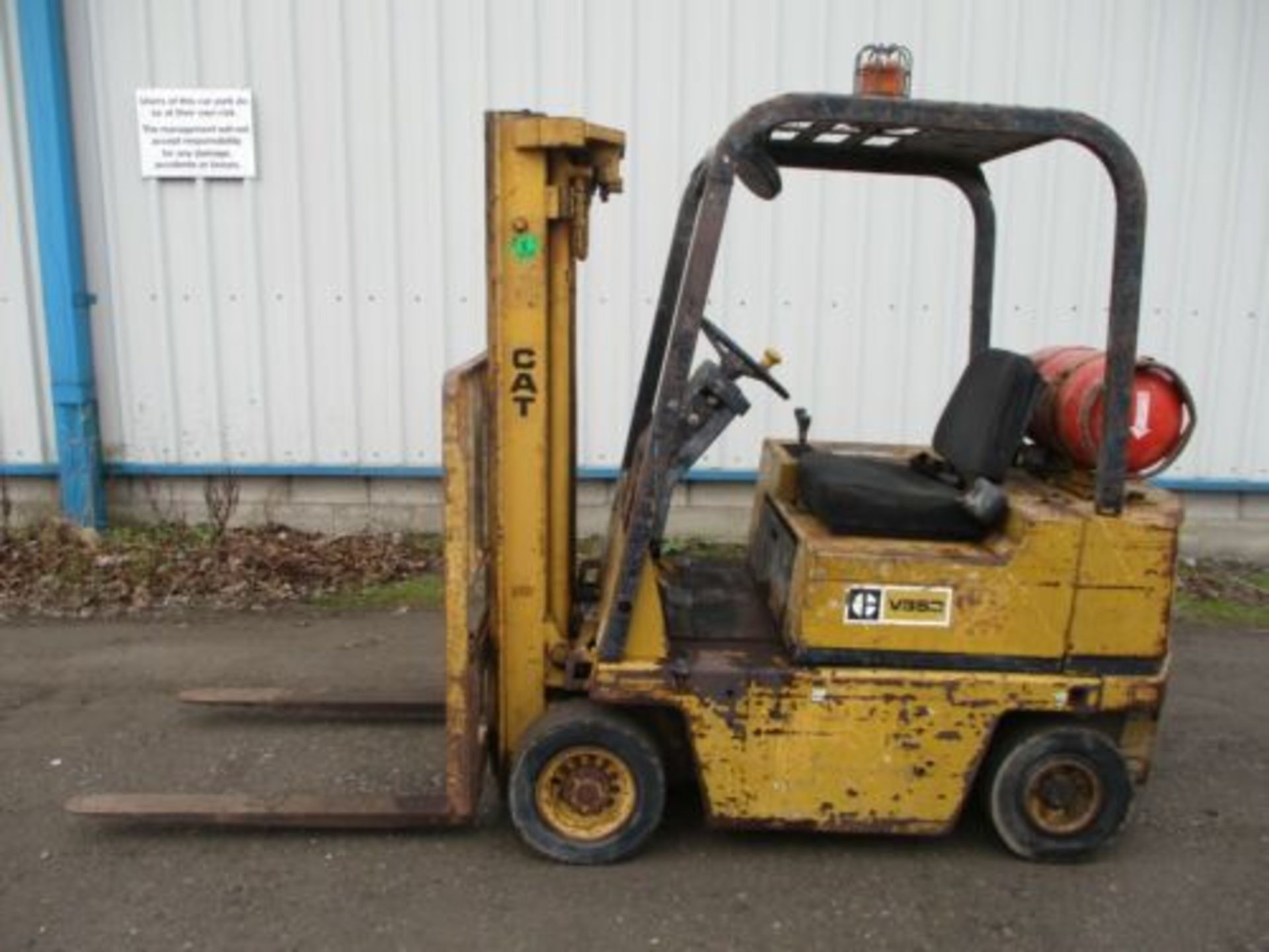 CAT CATERPILLAR V35D FORK LIFT FORKLIFT TRUCK STACKER CONTAINER SPEC TRIPLE MAST - Image 10 of 11