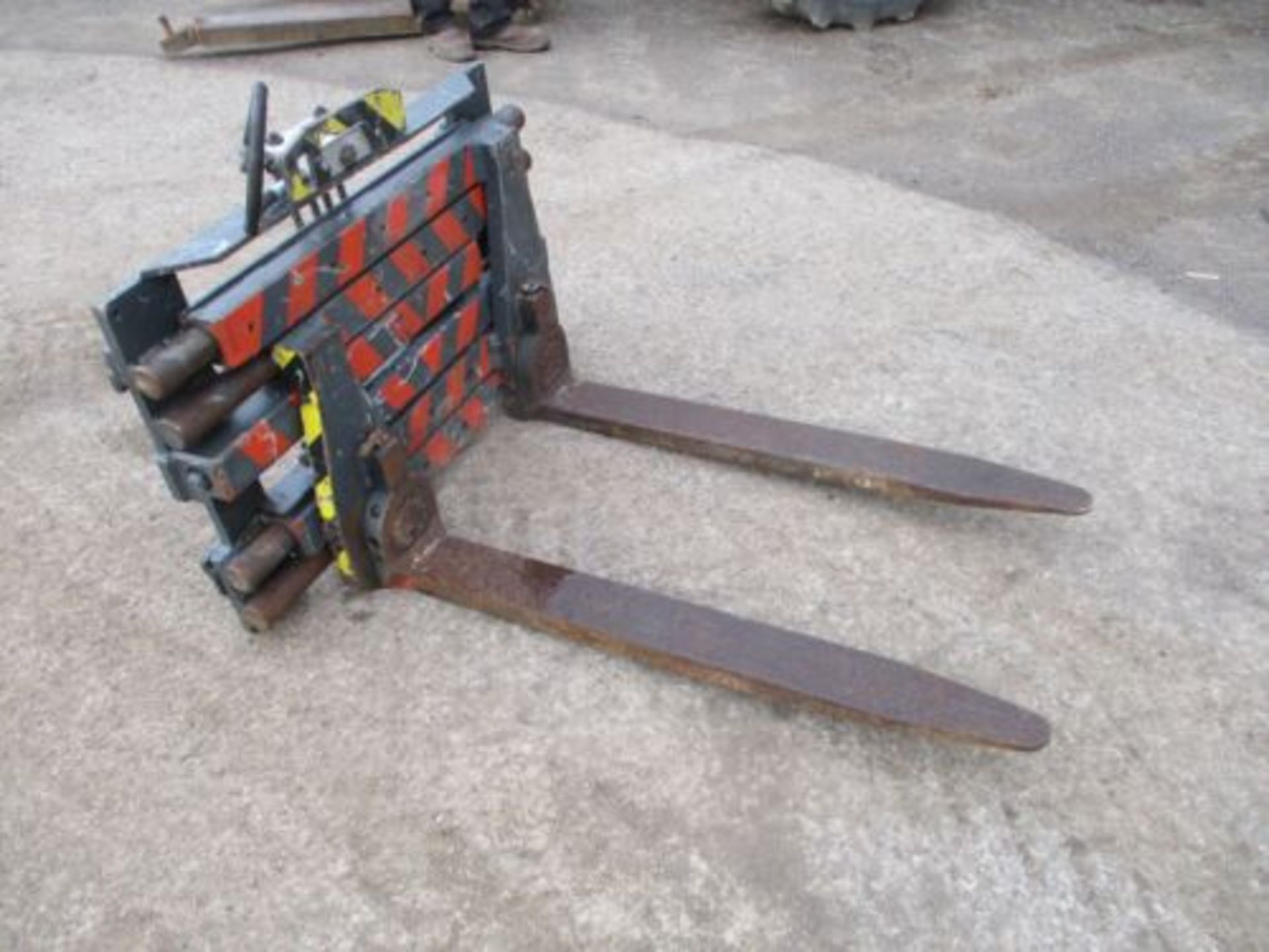 CLASS 2 / 3 FORK POSITIONER TINES FORKS FORKLIFT FORK LIFT POSITIONERS DELIVERY - Image 4 of 8