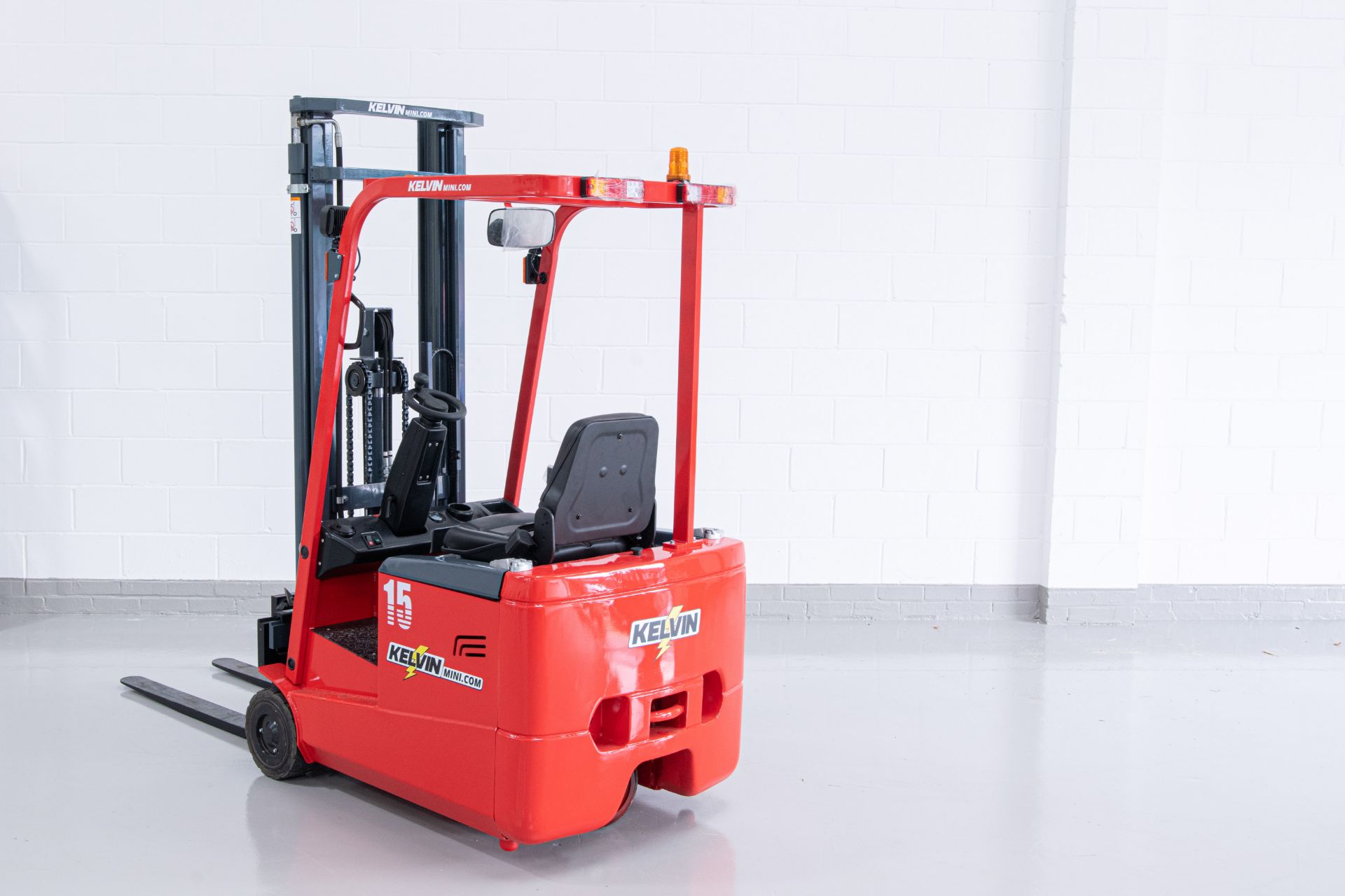 BRAND NEW EX DEMO!! BARGAIN! KELVIN ELECTRIC MINI FORKLIFT TRUCK FOR TIGHT SPACES *RESERVE REDUCED* - Image 4 of 10