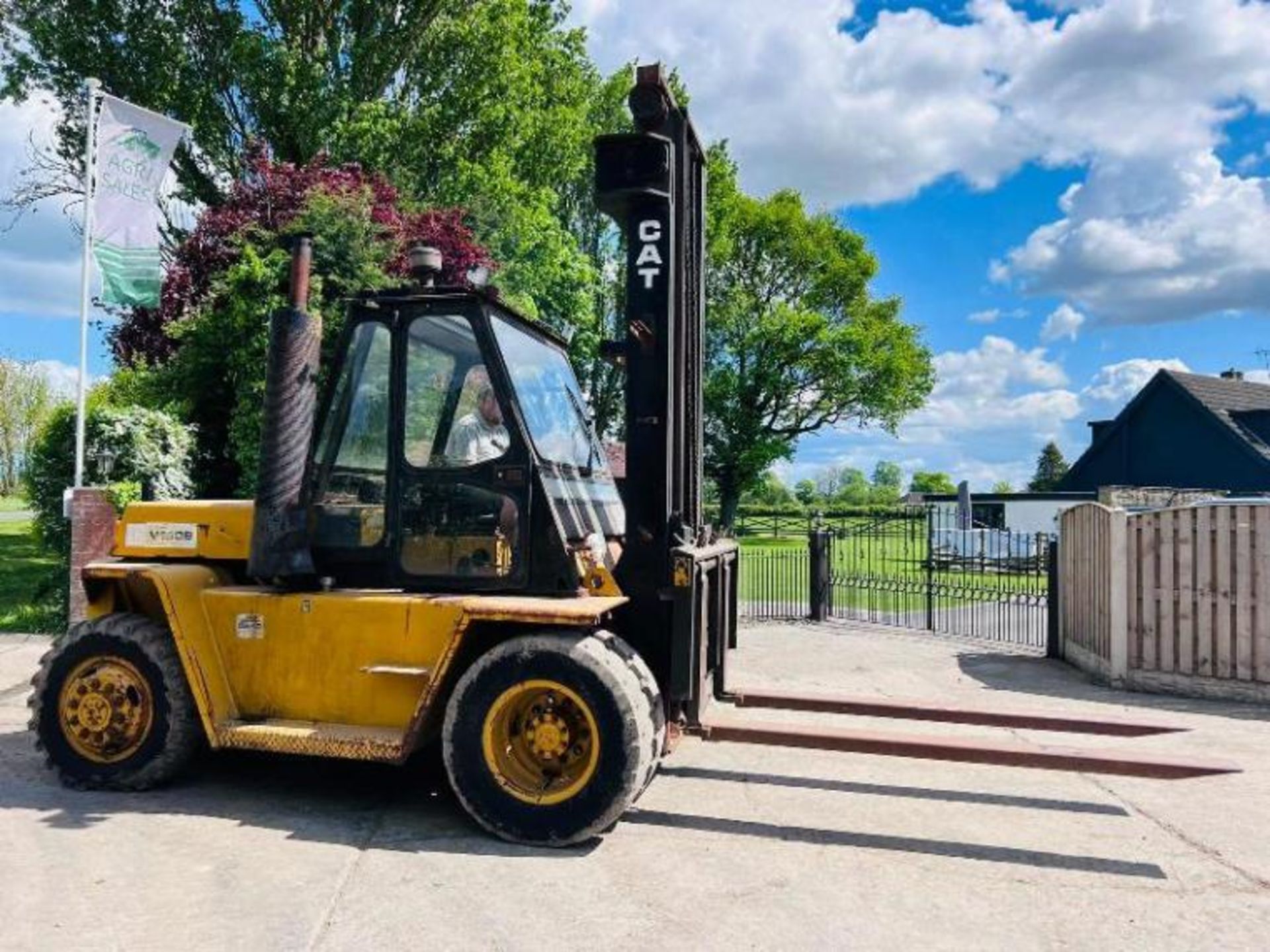 CATERPILLAR V180B DIESEL FORKLIFT C/W 2 STAGE MAST - Image 21 of 21