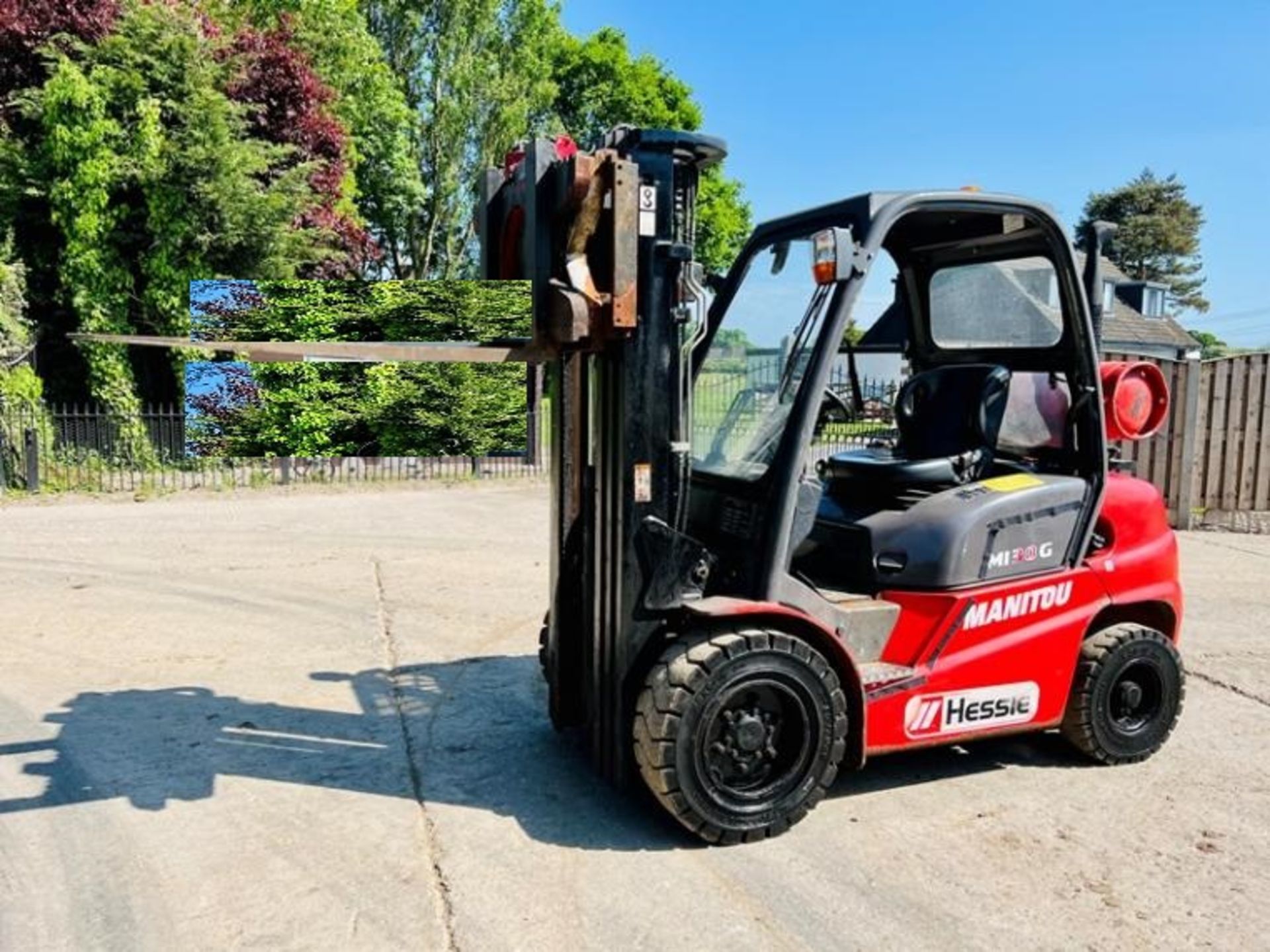 MANITOU MI30G FORKLIFT *YEAR 2013, CONTAINER SPEC, 1572 HOURS* C/W TURN TABLE - Image 18 of 18