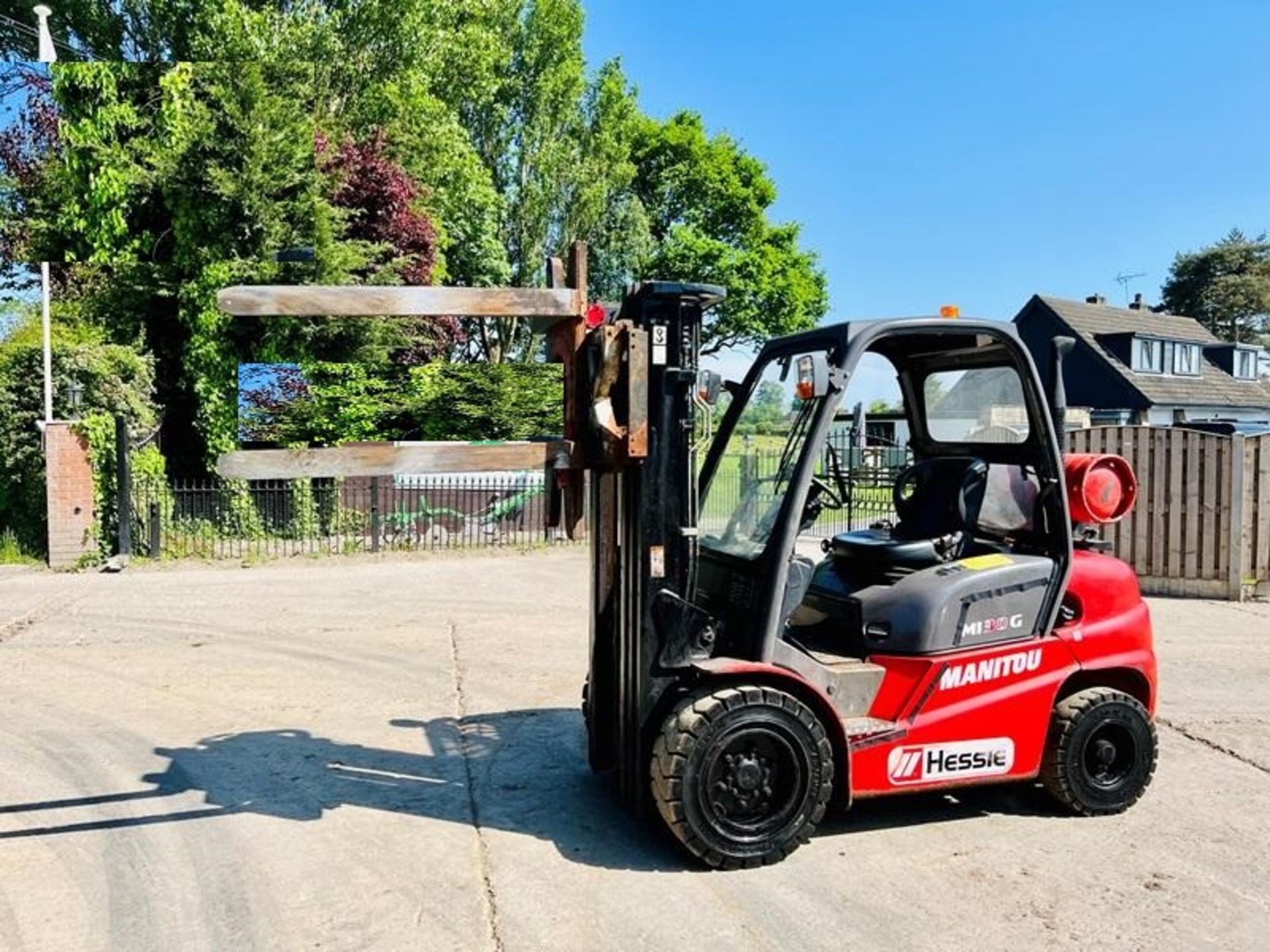 MANITOU MI30G FORKLIFT *YEAR 2013, CONTAINER SPEC, 1572 HOURS* C/W TURN TABLE - Image 13 of 18