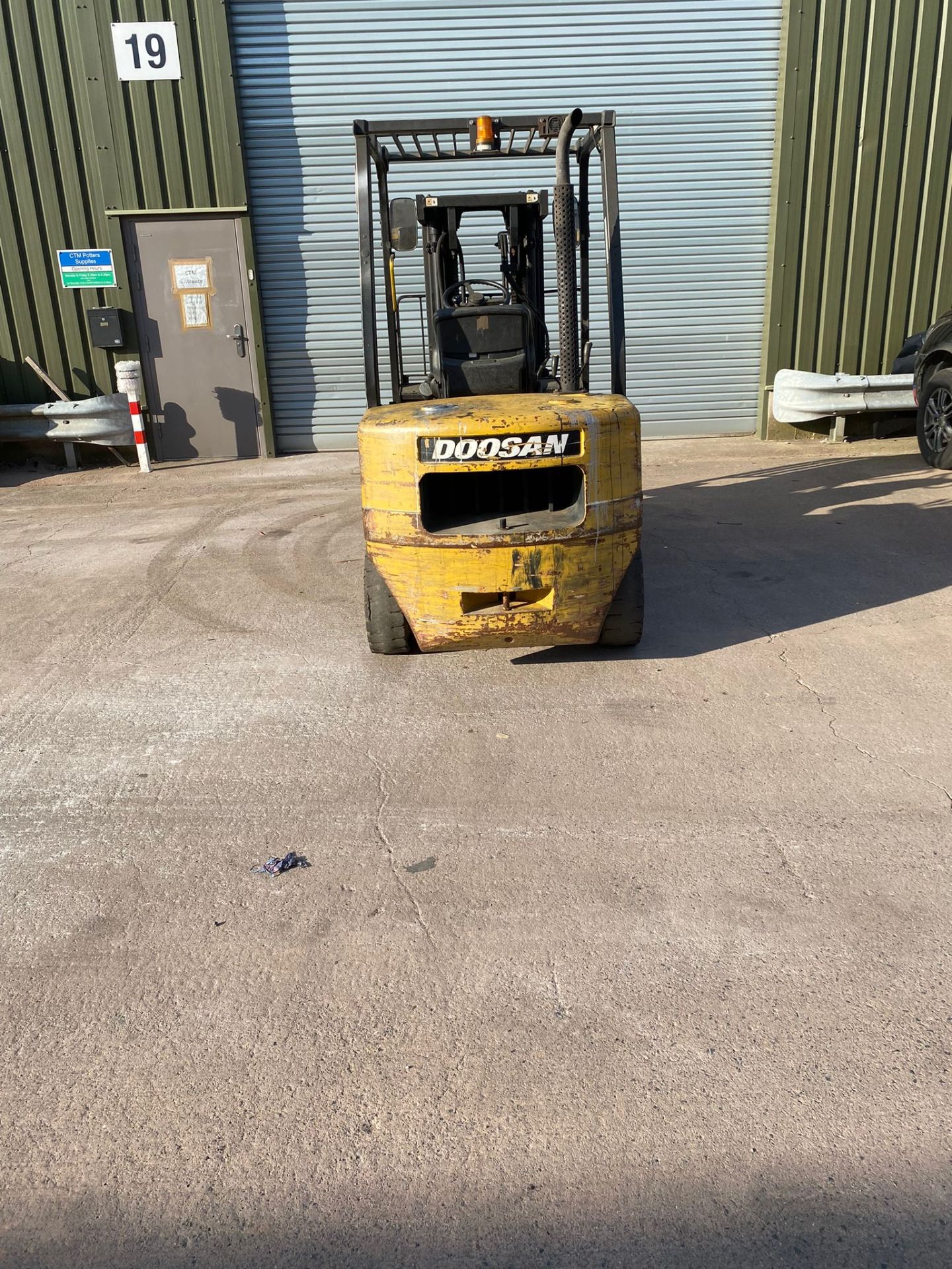 2003 DOOSAN D32S DIESEL FORKLIFT - Image 3 of 12