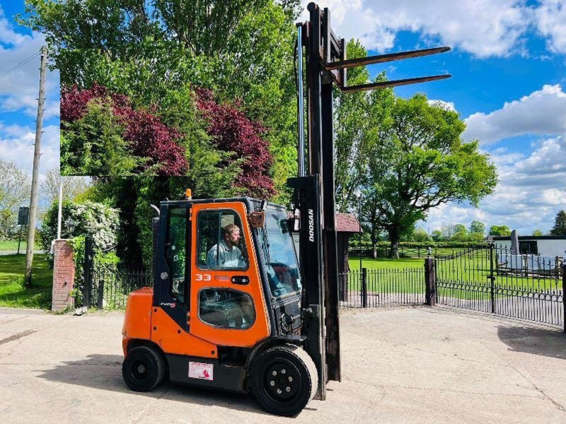 DOOSAN D33S-5 DIESEL FORKLIFT * YEAR 2012 * C/W SIDE SHIFT - Image 19 of 25