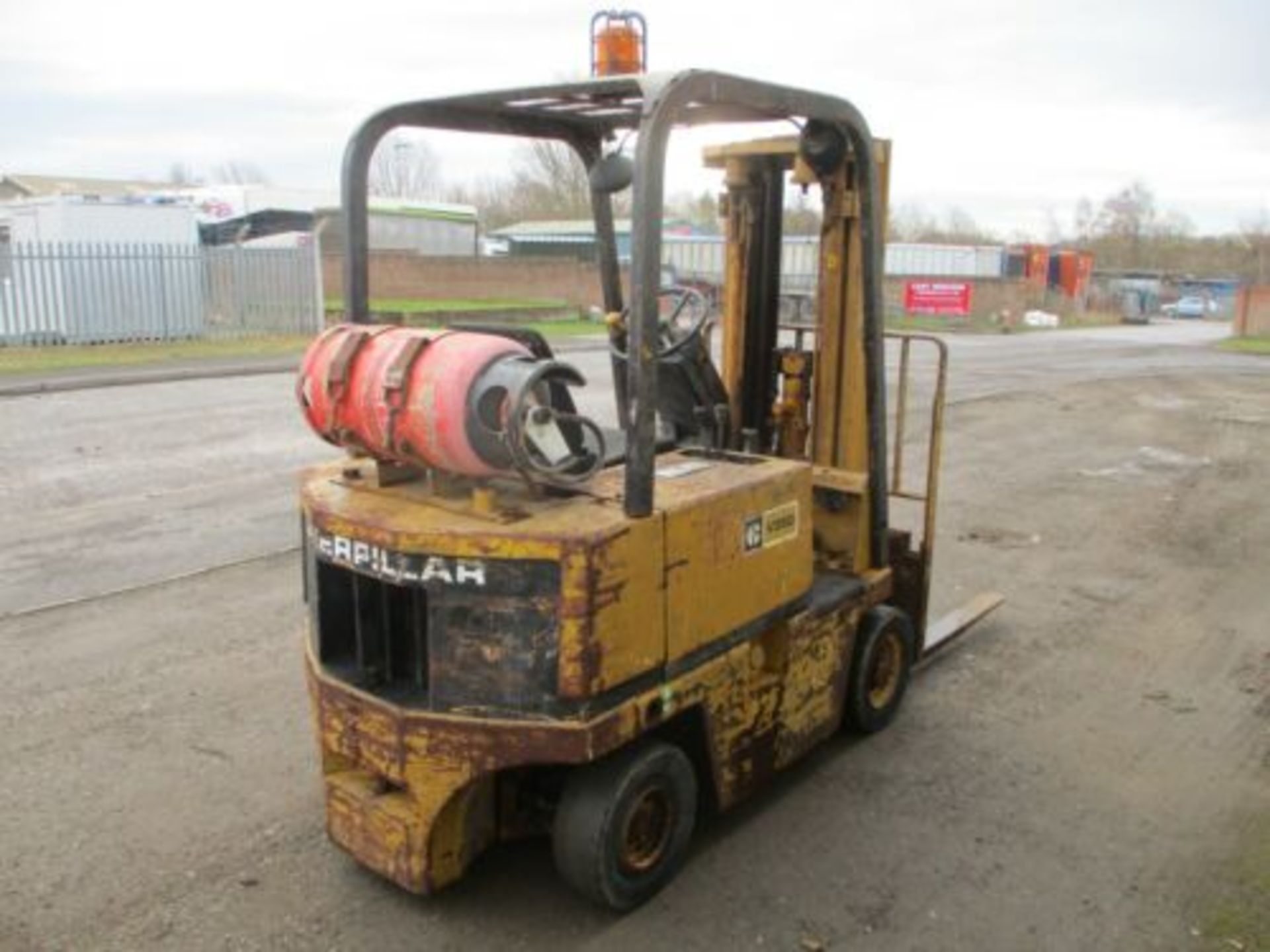 CAT CATERPILLAR V35D FORK LIFT FORKLIFT TRUCK STACKER CONTAINER SPEC TRIPLE MAST - Image 4 of 11