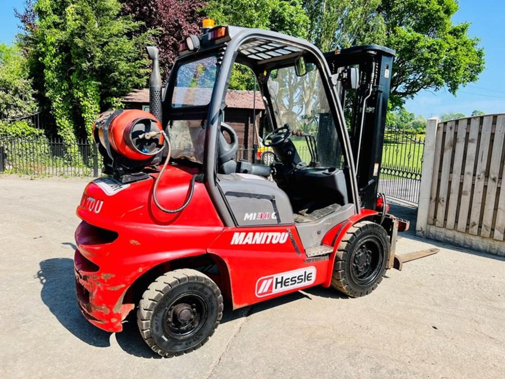 MANITOU MI30G FORKLIFT *YEAR 2013, CONTAINER SPEC, 1572 HOURS* C/W TURN TABLE - Image 8 of 18