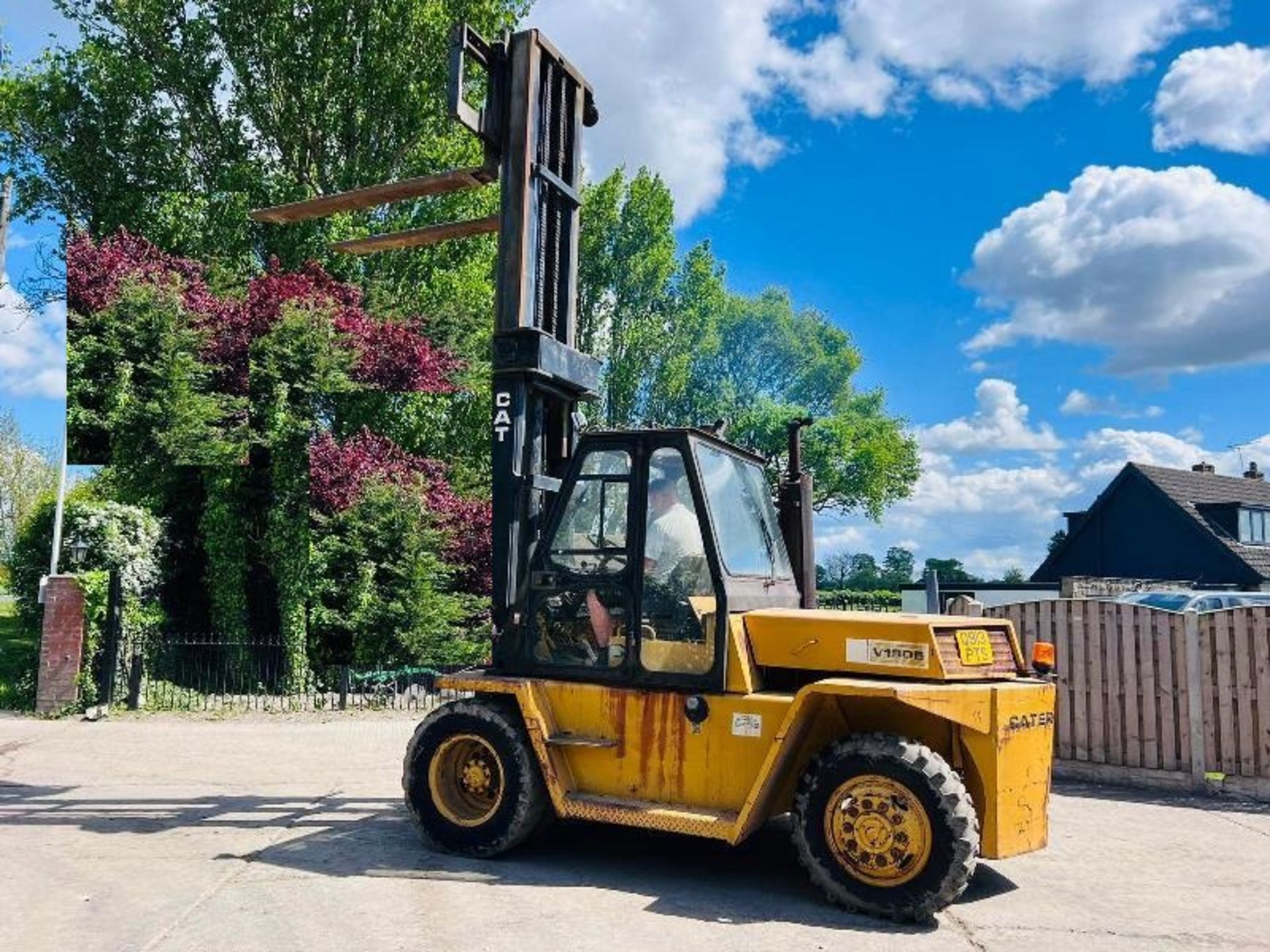 CATERPILLAR V180B DIESEL FORKLIFT C/W 2 STAGE MAST - Image 5 of 21