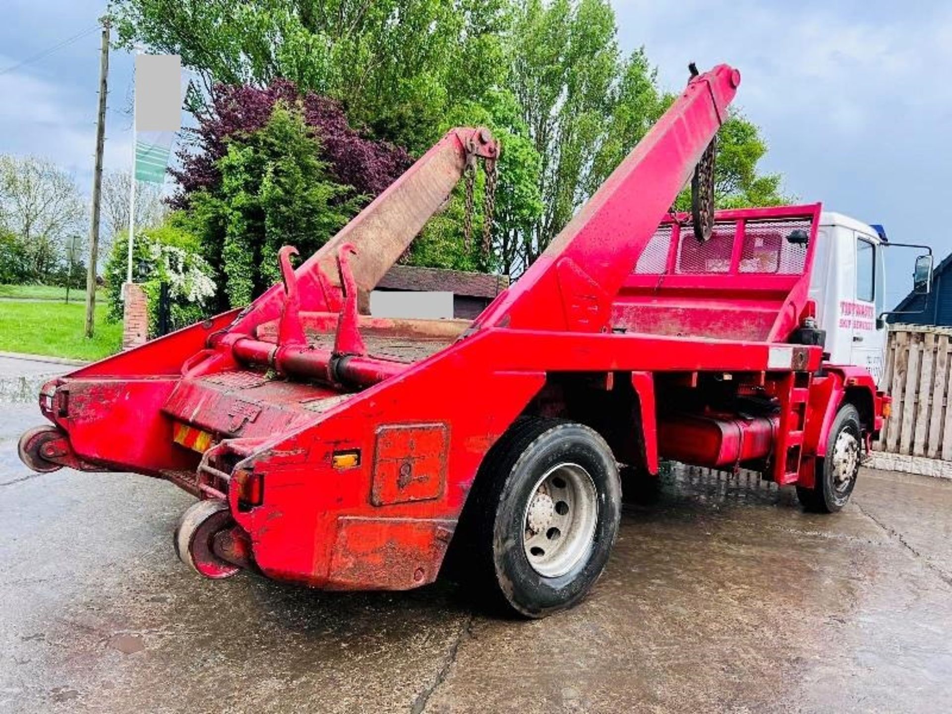 MAN 18.225 4X2 SKIP LORRY C/W MANUAL GEAR BOX & TELESCOPIC ARMS - Image 6 of 17