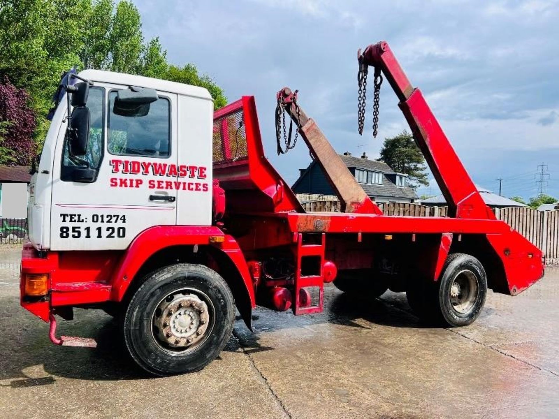 MAN 18.225 4X2 SKIP LORRY C/W MANUAL GEAR BOX & TELESCOPIC ARMS - Image 11 of 17