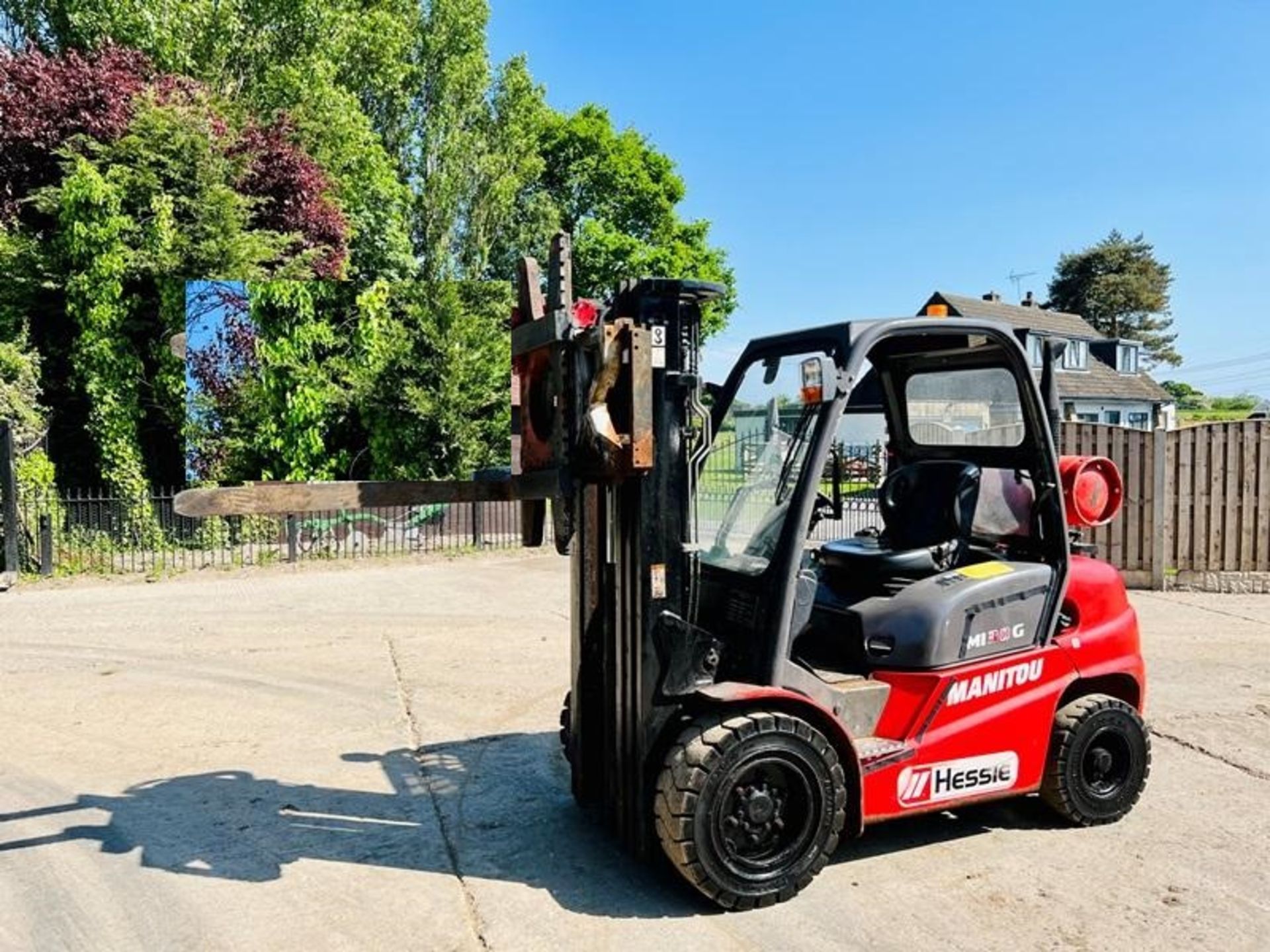 MANITOU MI30G FORKLIFT *YEAR 2013, CONTAINER SPEC, 1572 HOURS* C/W TURN TABLE - Image 15 of 18