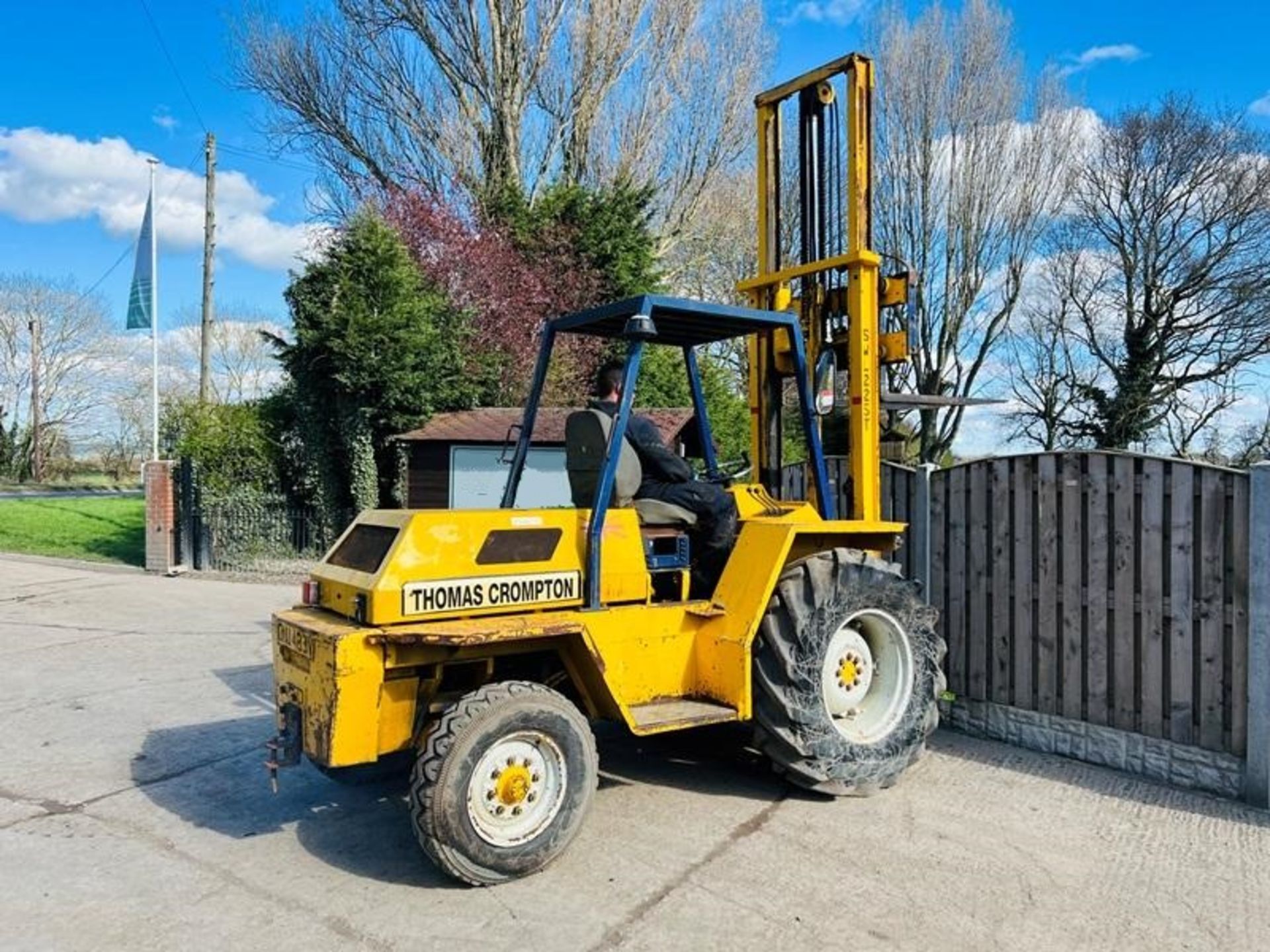 SANDERSON SB45 ROUGH TERRIAN FORKLIFT C/W PALLET TINES - Image 3 of 12