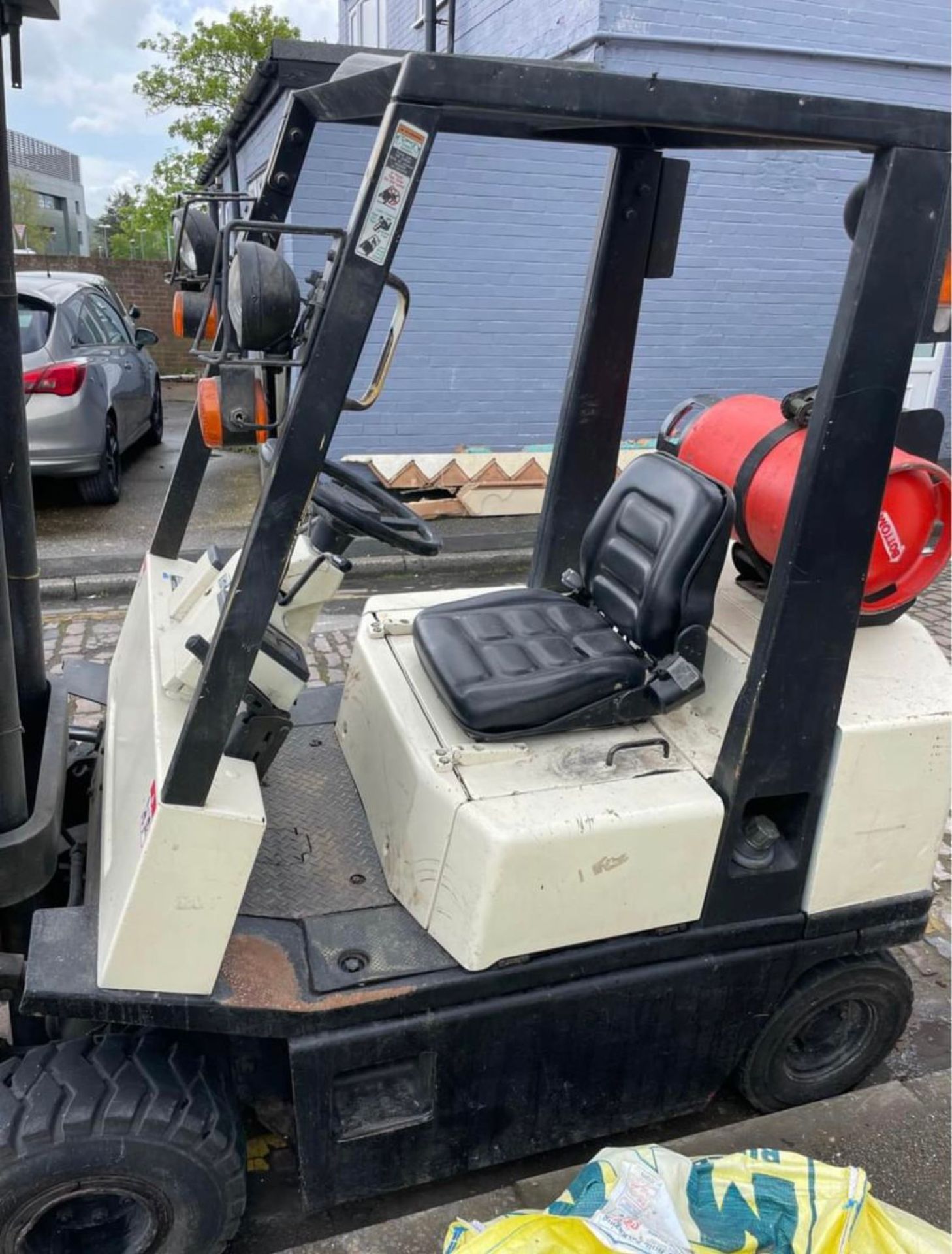 1990 NISSAN 2.5TON GAS FORKLIFT - 5430 HOURS - Image 3 of 10