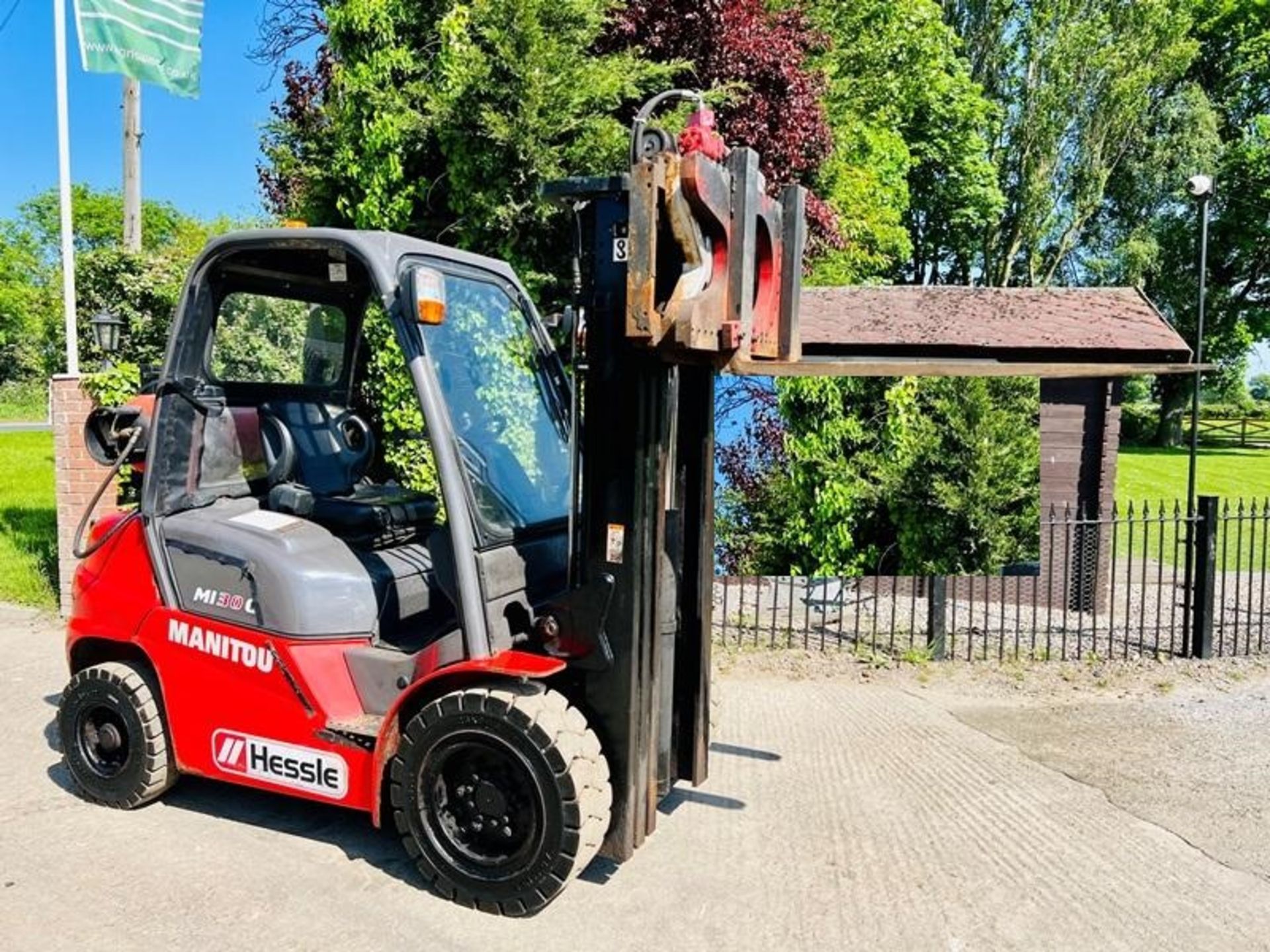 MANITOU MI30G FORKLIFT *YEAR 2013, CONTAINER SPEC, 1572 HOURS* C/W TURN TABLE - Image 5 of 18