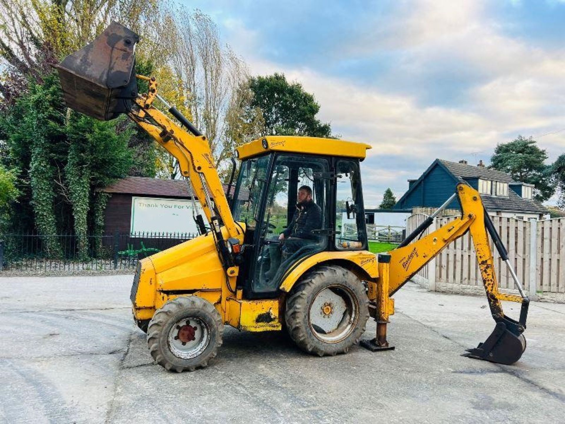 LEWIS BADGER BACKHOE LOADER * YEAR 2006 * C/W THREE IN ONE BUCKET