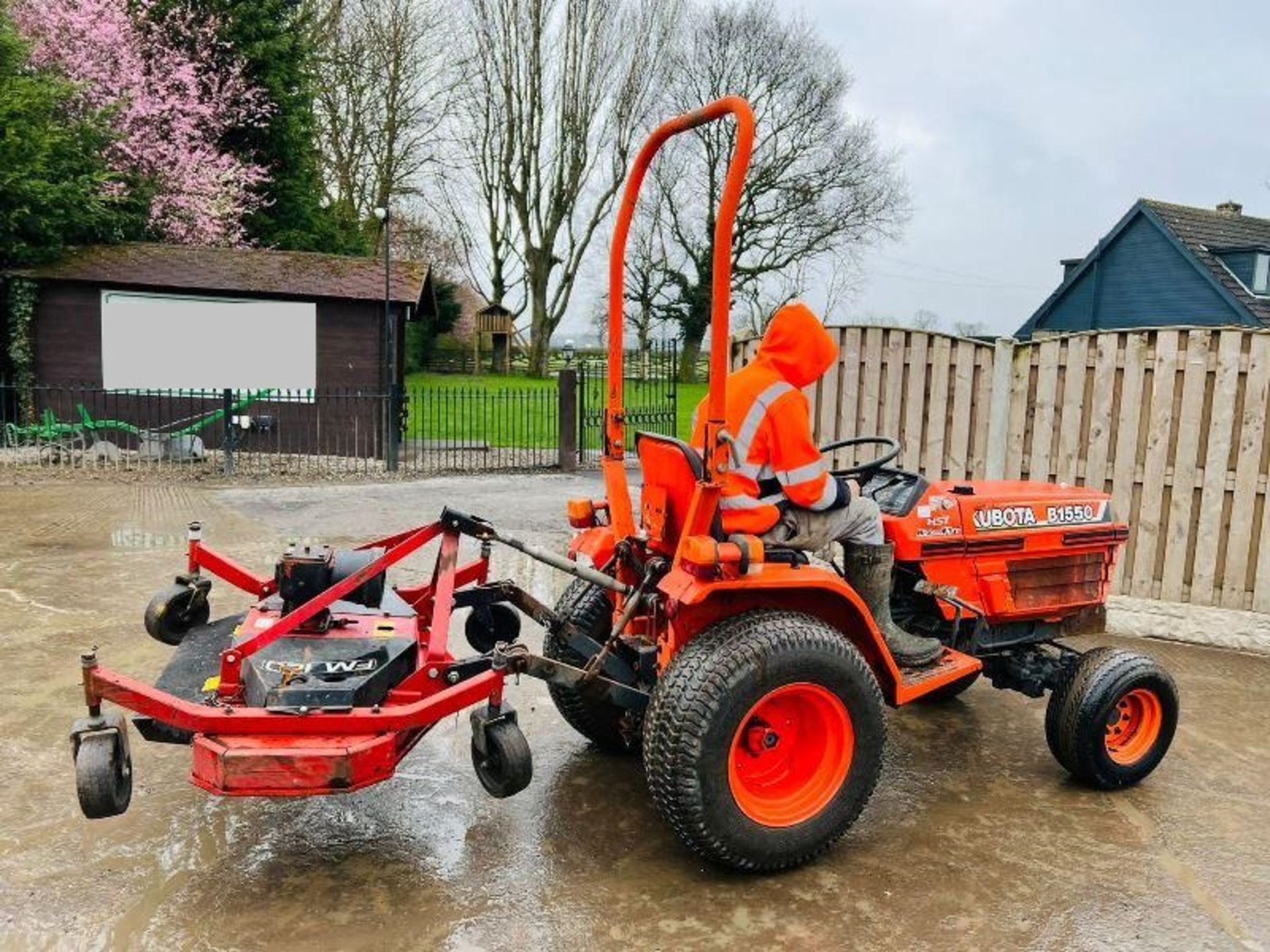 KUBOTA B1550 COMPACT TRACTOR C/W ROLE BAR AND TOPPER - Image 5 of 12