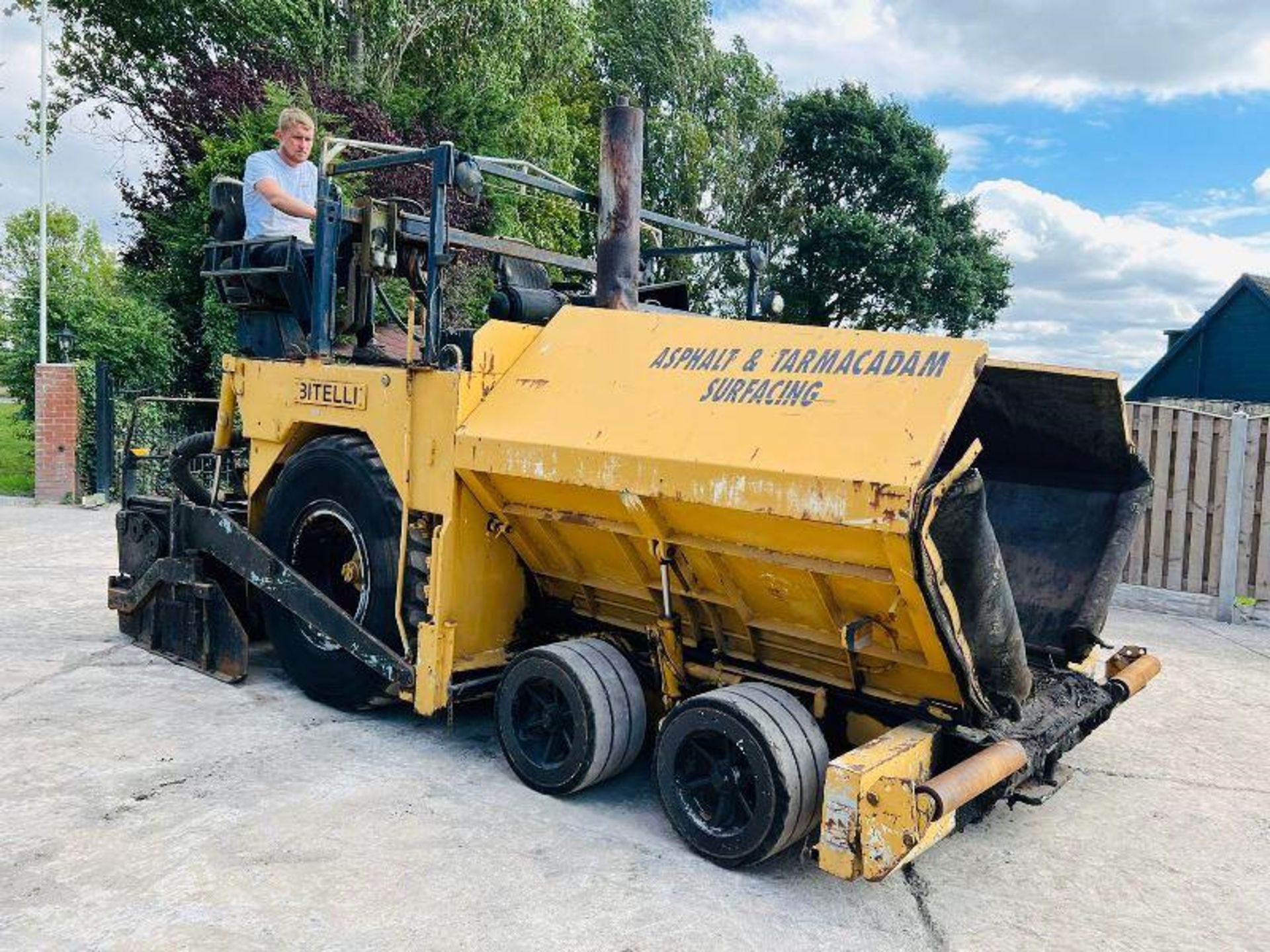 BITELLI BB53 TARMAC PAVER C/W DUAL CONTROL DRIVE