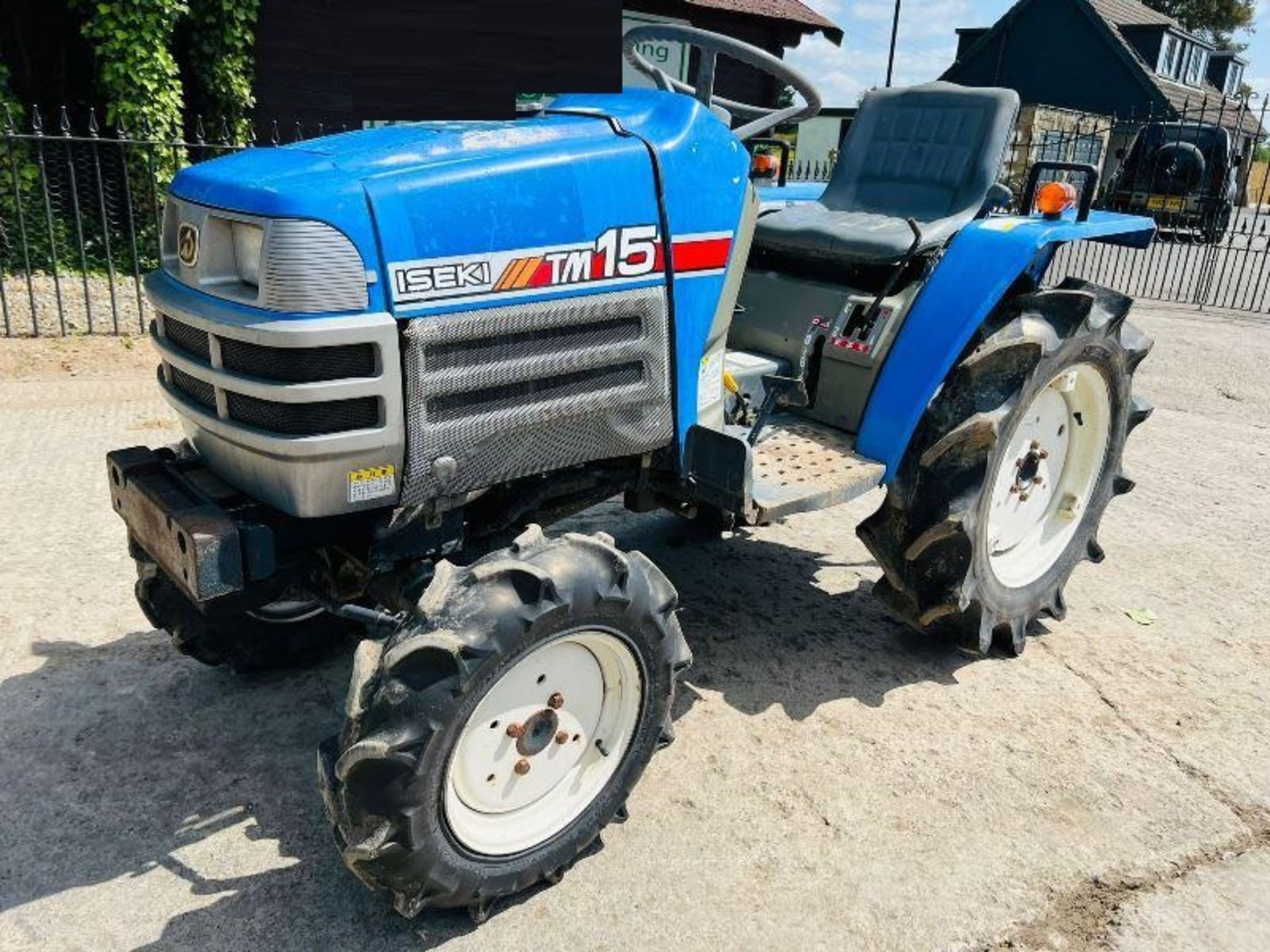 ISEKI TM15 4WD COMPACT TRACTOR * 558 HOURS - Image 4 of 9