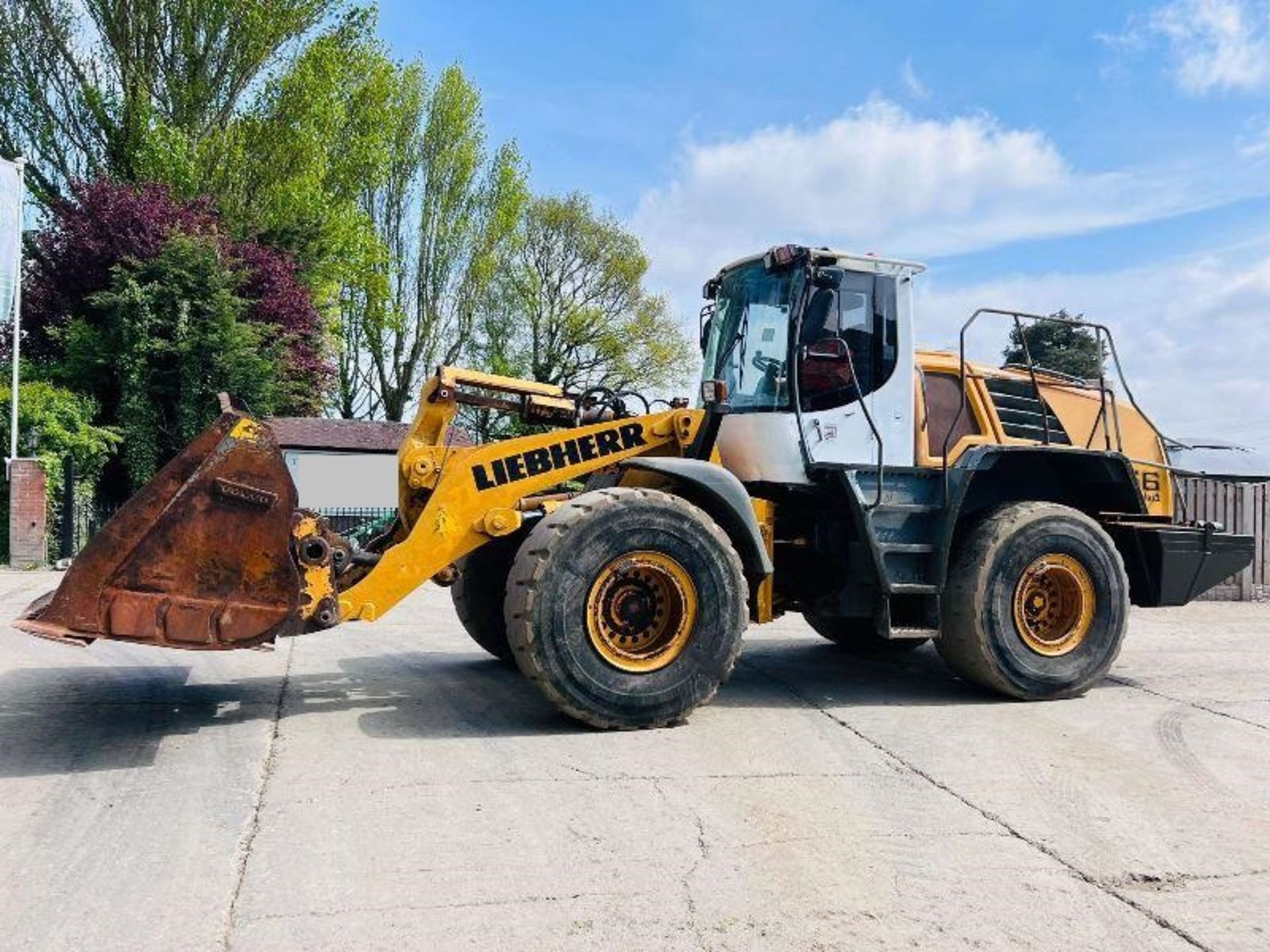 LIEBHERR L556 4WD LOADING SHOVEL *YEAR 2011* C/W REVERSE CAMERA - Image 20 of 29