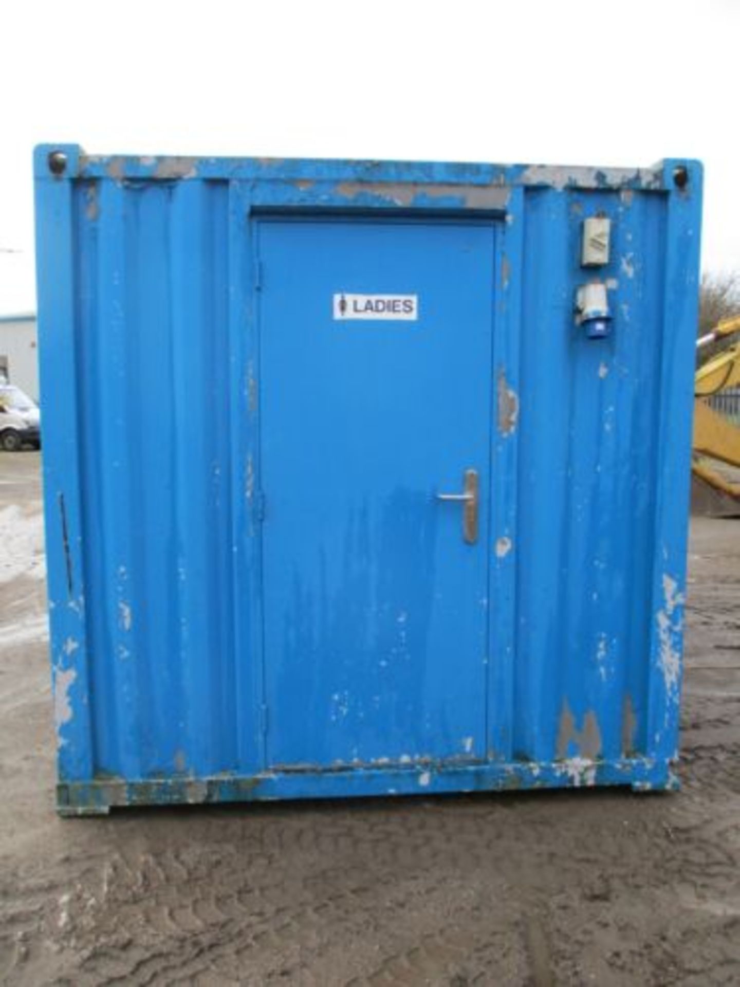 16 FT FEET FOOT SECURE SHIPPING CONTAINER TOILET BLOCK 3 + 1 DELIVERY ARRANGED - Image 5 of 8