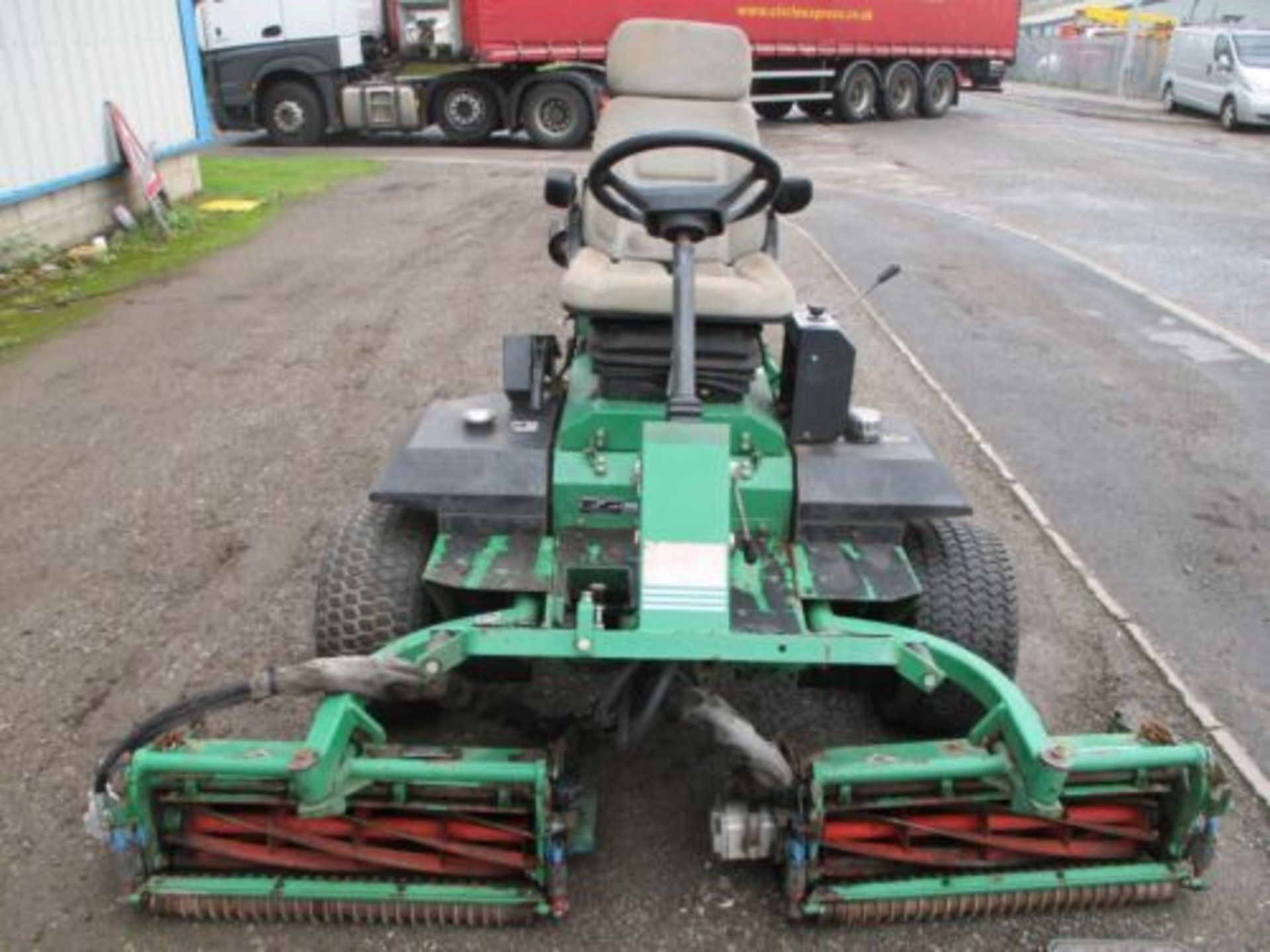 RANSOMES T PLEX 185 LAWN MOWER KUBOTA DIESEL HAYTER 3 GANG TRIPLE DELIVERY. - Image 7 of 8