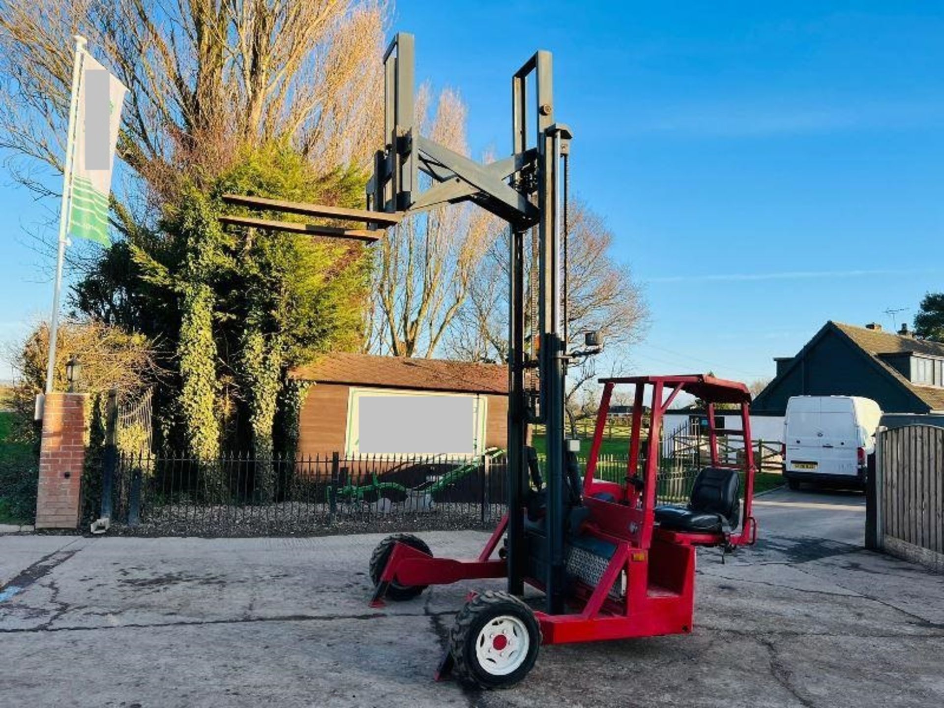 KOOIAAP FORK TRUCK C/W KUBOTA ENGINE & HYDRAULIC PUSH OUT HEAD STOCK - Image 7 of 15