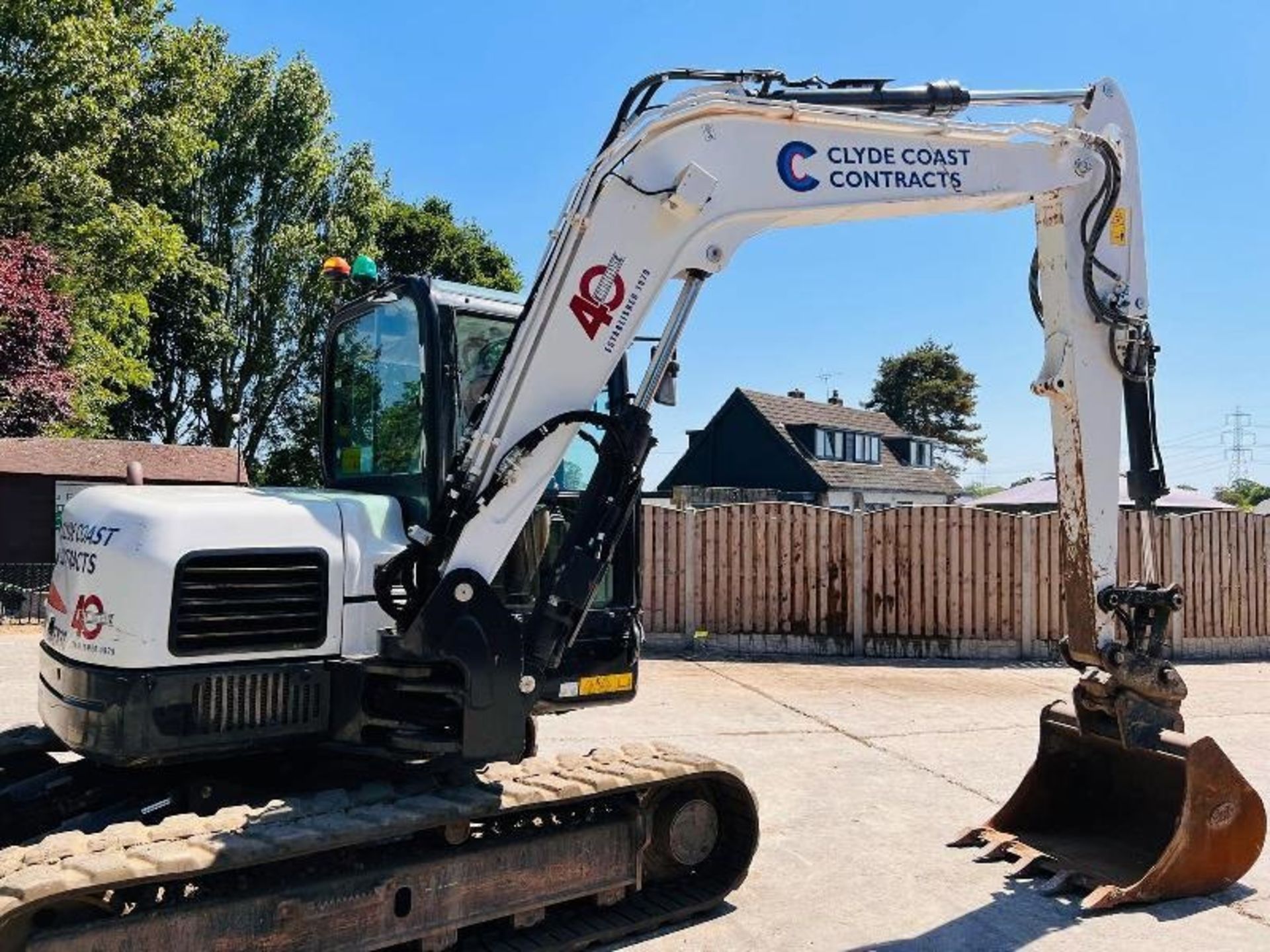 BOBCAT E85 EXCAVATOR *ZERO SWING, YEAR 2019, 4962 HOURS* C/W 3 X BUCKETS - Image 15 of 19