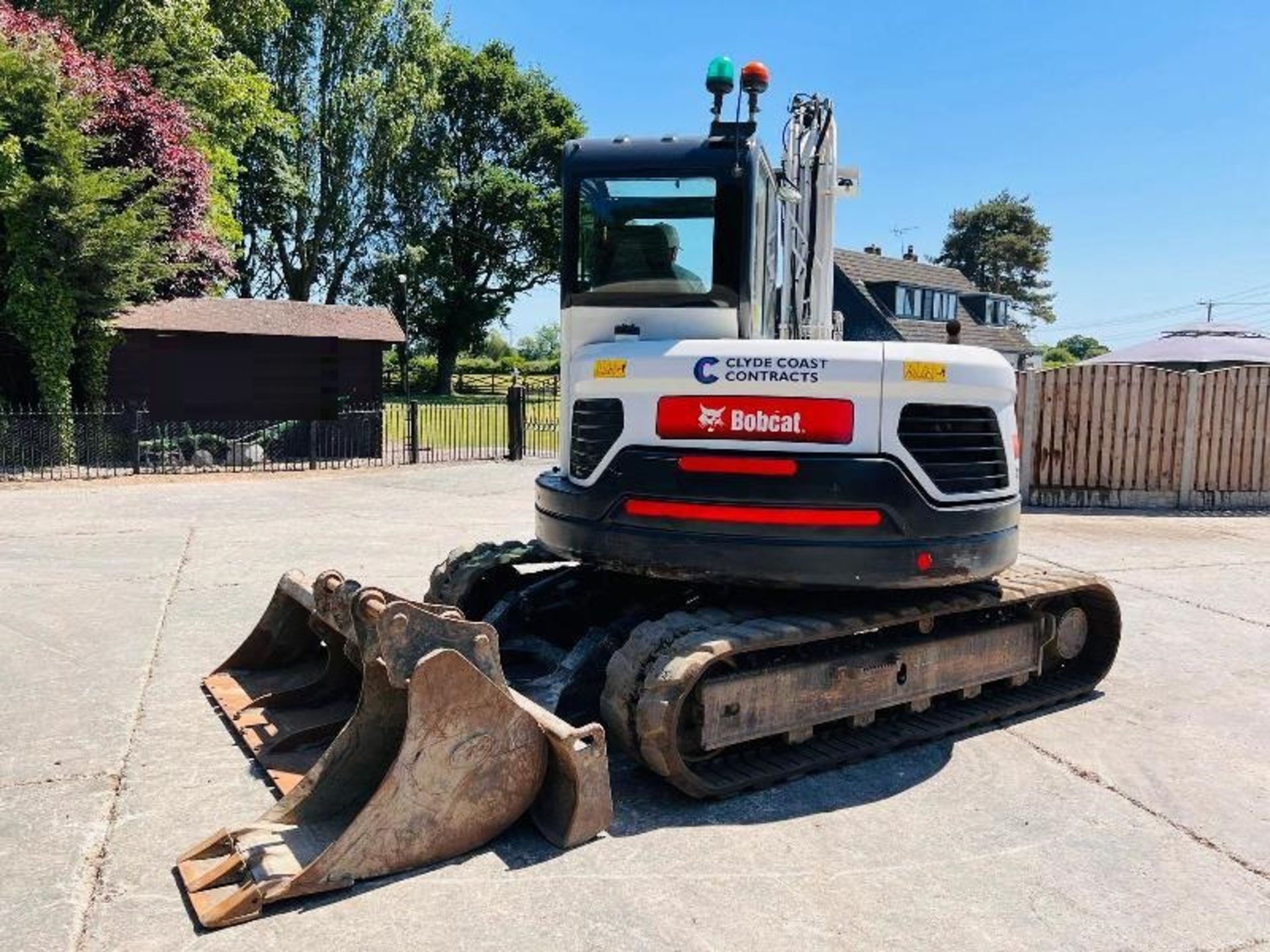 BOBCAT E85 EXCAVATOR *ZERO SWING, YEAR 2019, 4962 HOURS* C/W 3 X BUCKETS - Image 14 of 19