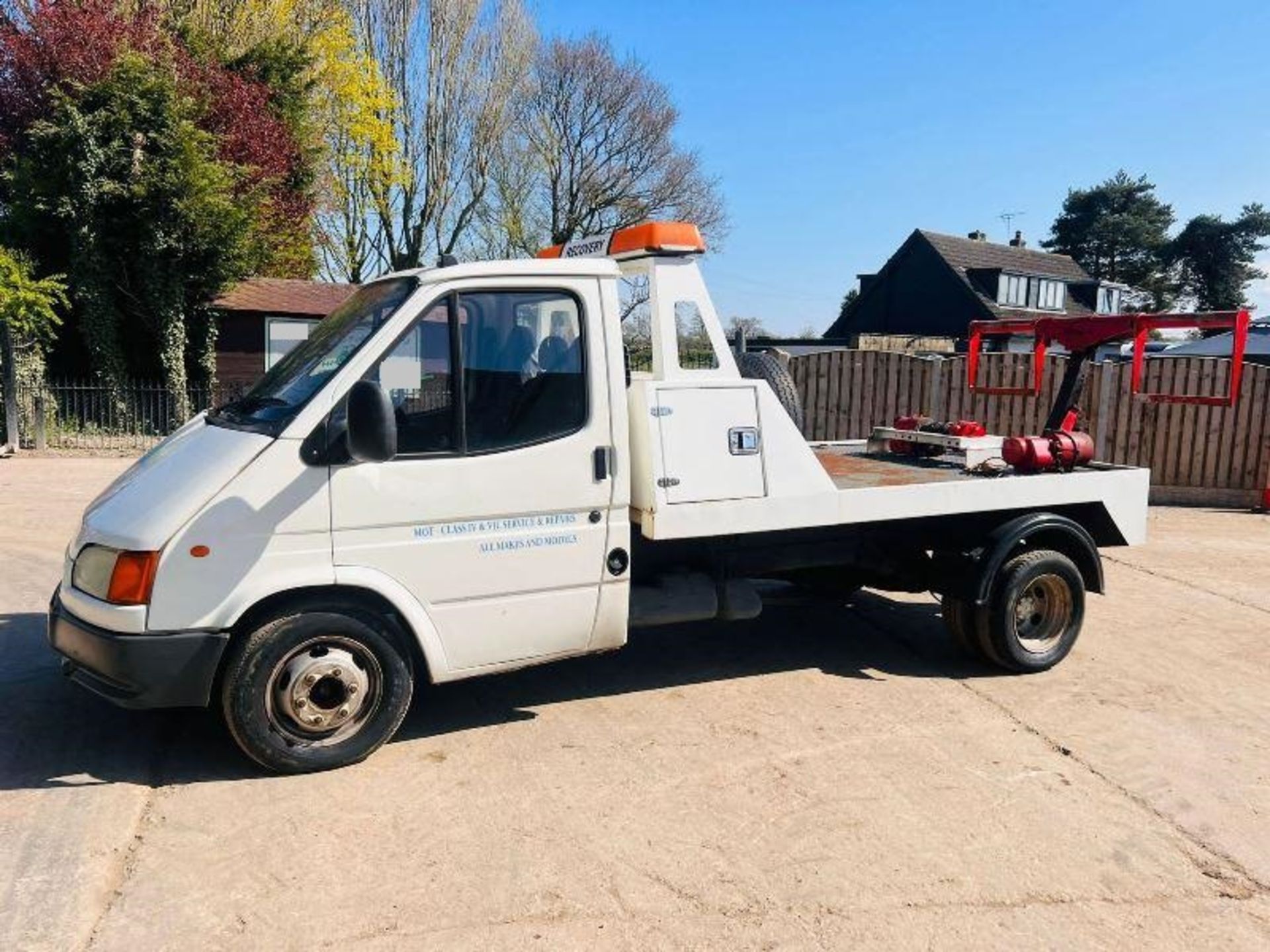 FORD TRANSIT 4X2 RECOVERY TRUCK *MOT'D TILL 16TH MAY* C/W EXTENDED SPEC LIFT - Image 10 of 20