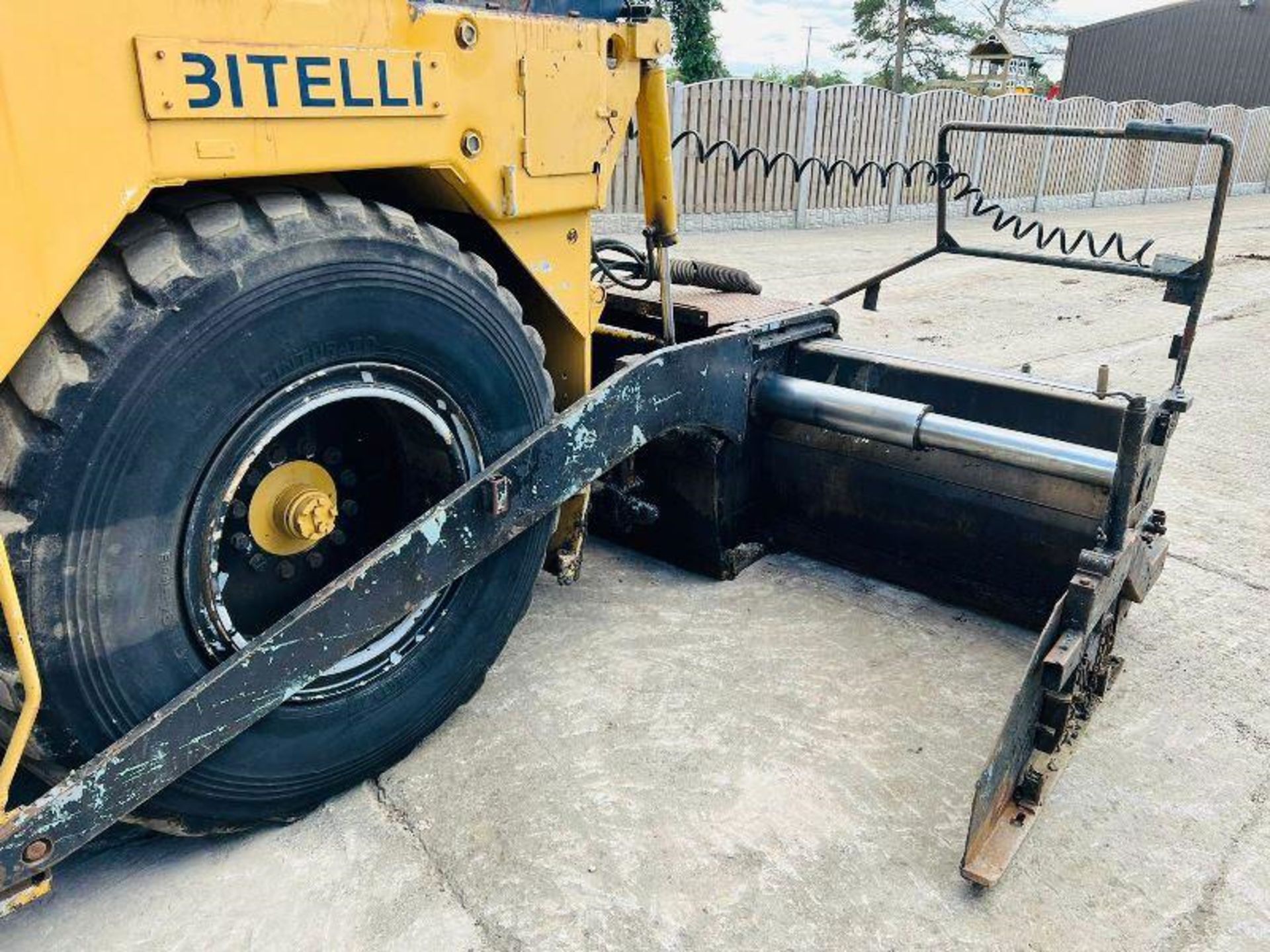 BITELLI BB53 TARMAC PAVER C/W DUAL CONTROL DRIVE - Image 8 of 18