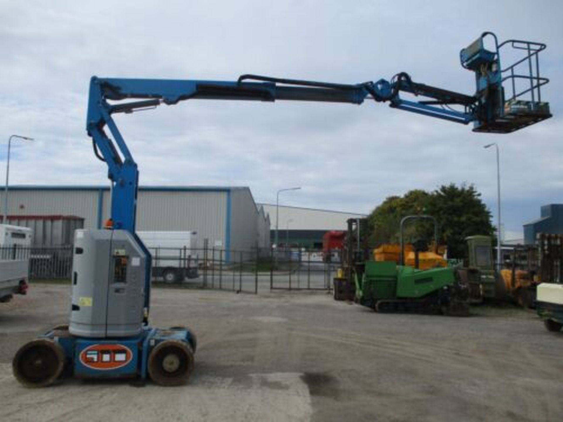 2007 GENIE Z 30 / 20 N CHERRY PICKER SCISSOR LIFT ACCESS PLATFORM MEWP GENIE - Image 11 of 12