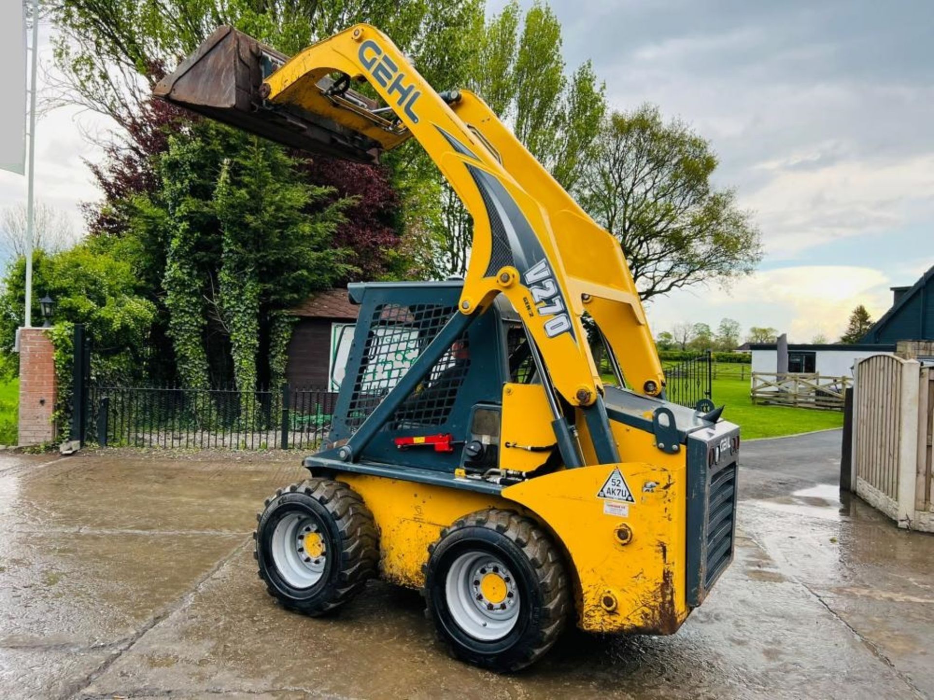 GEHL V270 4WD SKIDSTEER * HIGH LIFT , YEAR 2014 , 1441 HOURS - Image 17 of 18