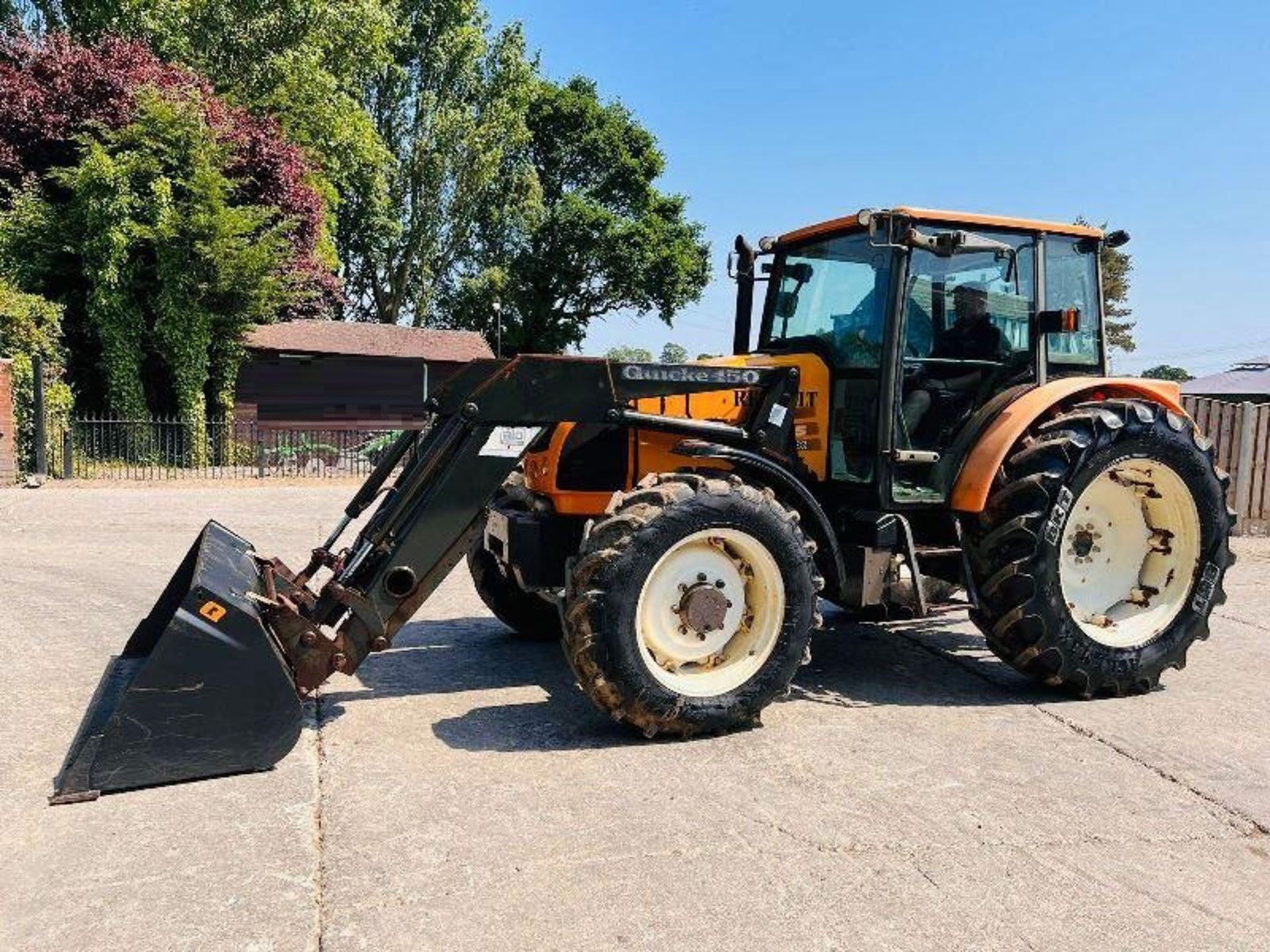 RENAULT 456RX 4WD TRACTOR C/W FRONT LOADER & BUCKET - Image 17 of 18