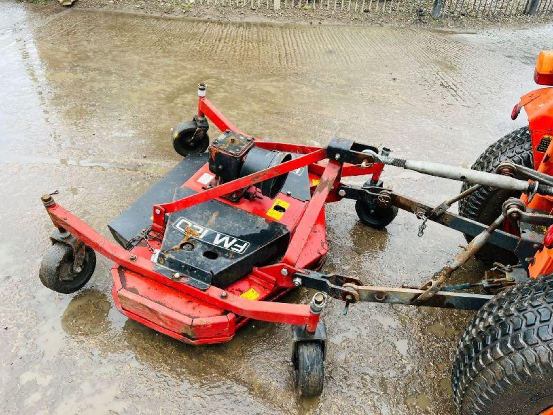 KUBOTA B1550 COMPACT TRACTOR C/W ROLE BAR AND TOPPER - Image 10 of 12