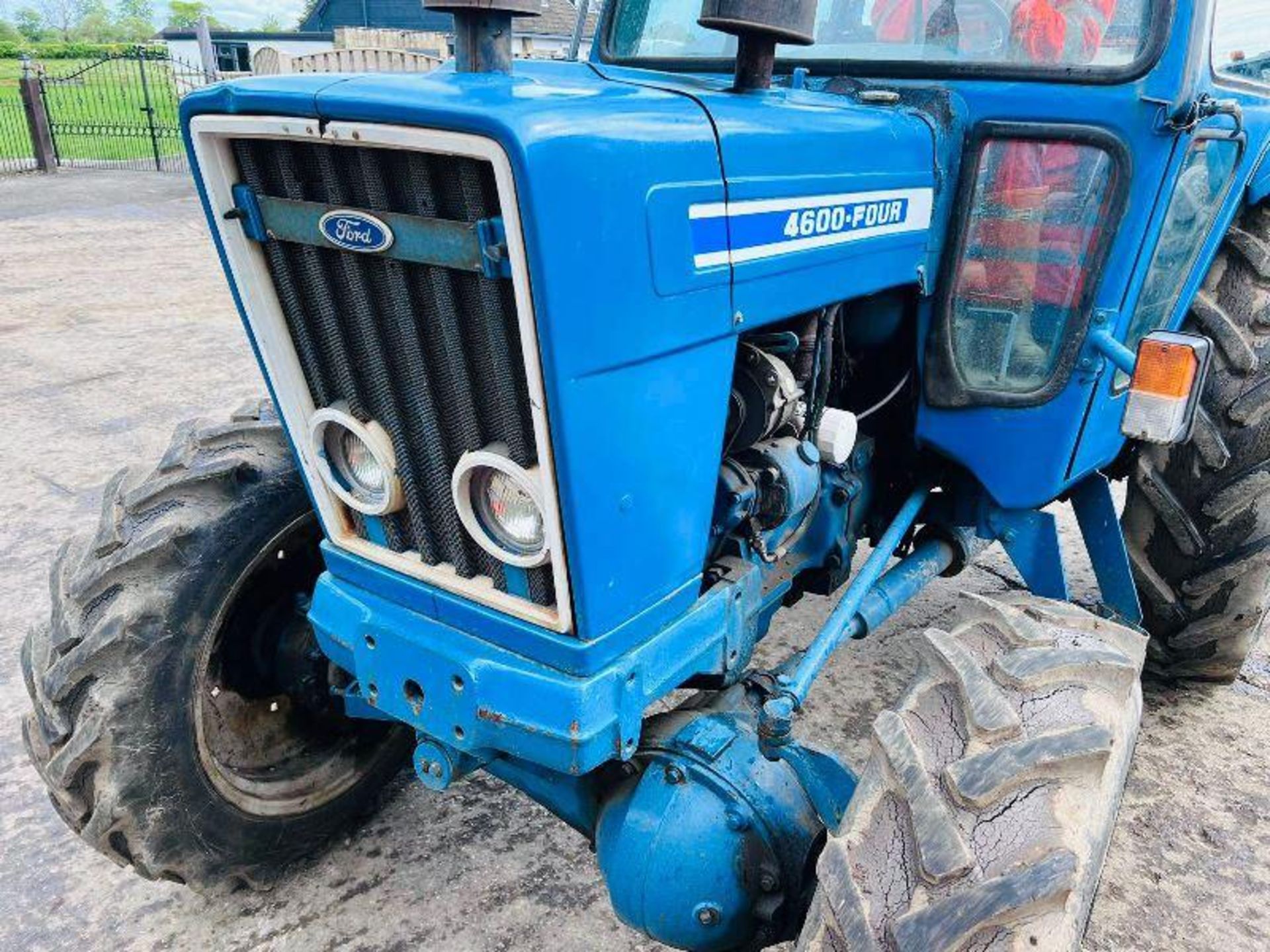 FORD 4600-FOUR COUNTY 4WD TRACTOR C/W FULLY GLAZED CABIN - Image 13 of 20