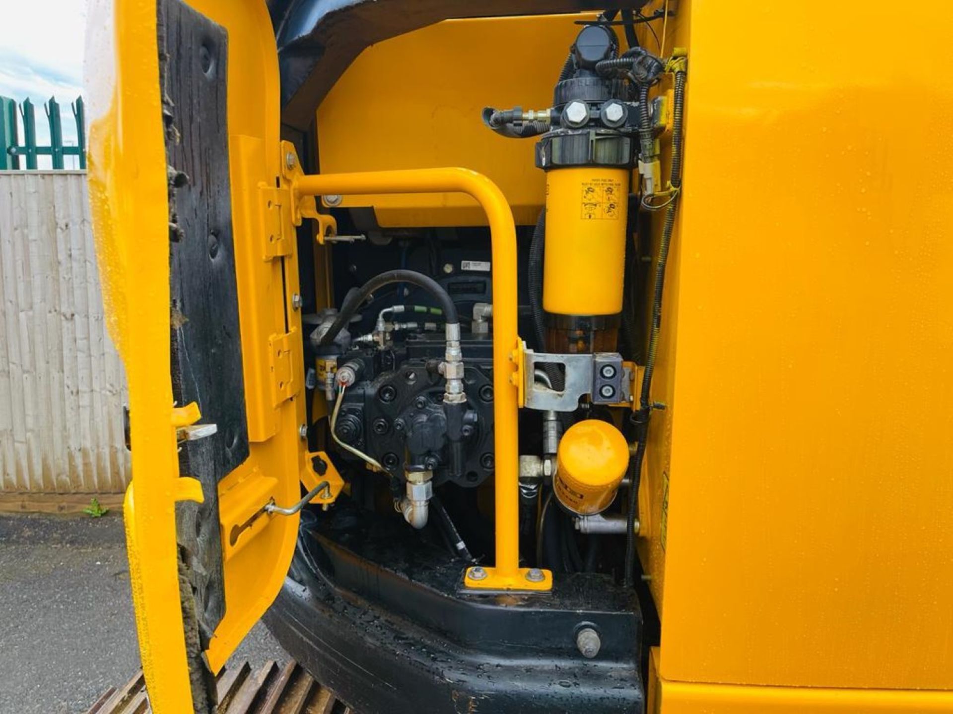 JCB JZ140 LC PLUS 2017 4807 HOURS CODED START AIR CON - Image 13 of 15