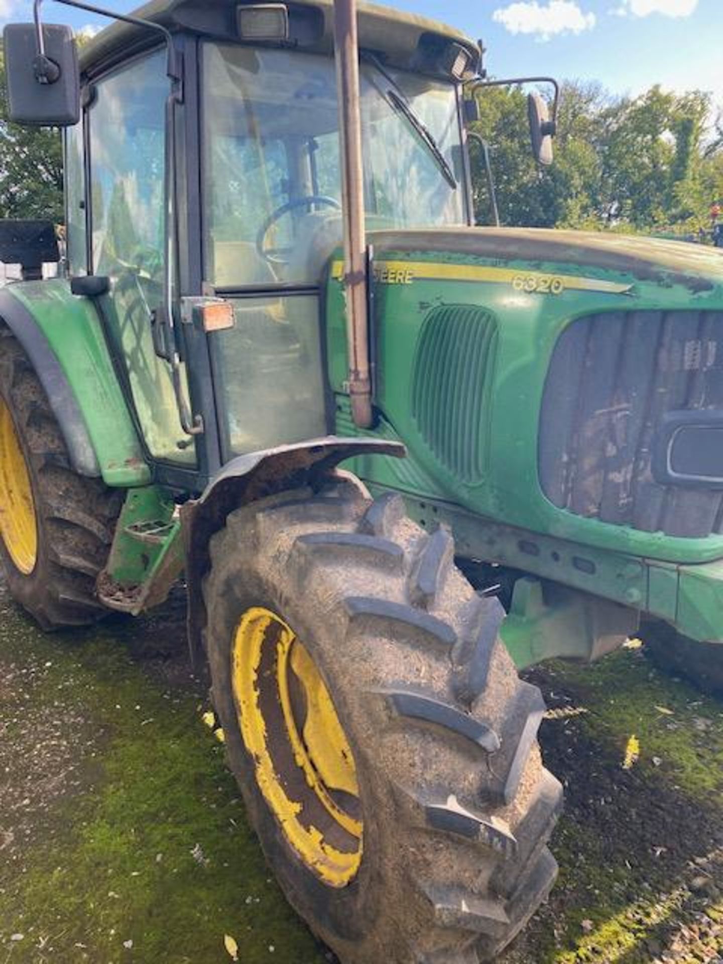 JOHN DEERE 6320 TRACTOR - YEAR 2006 - 9970 HOURS