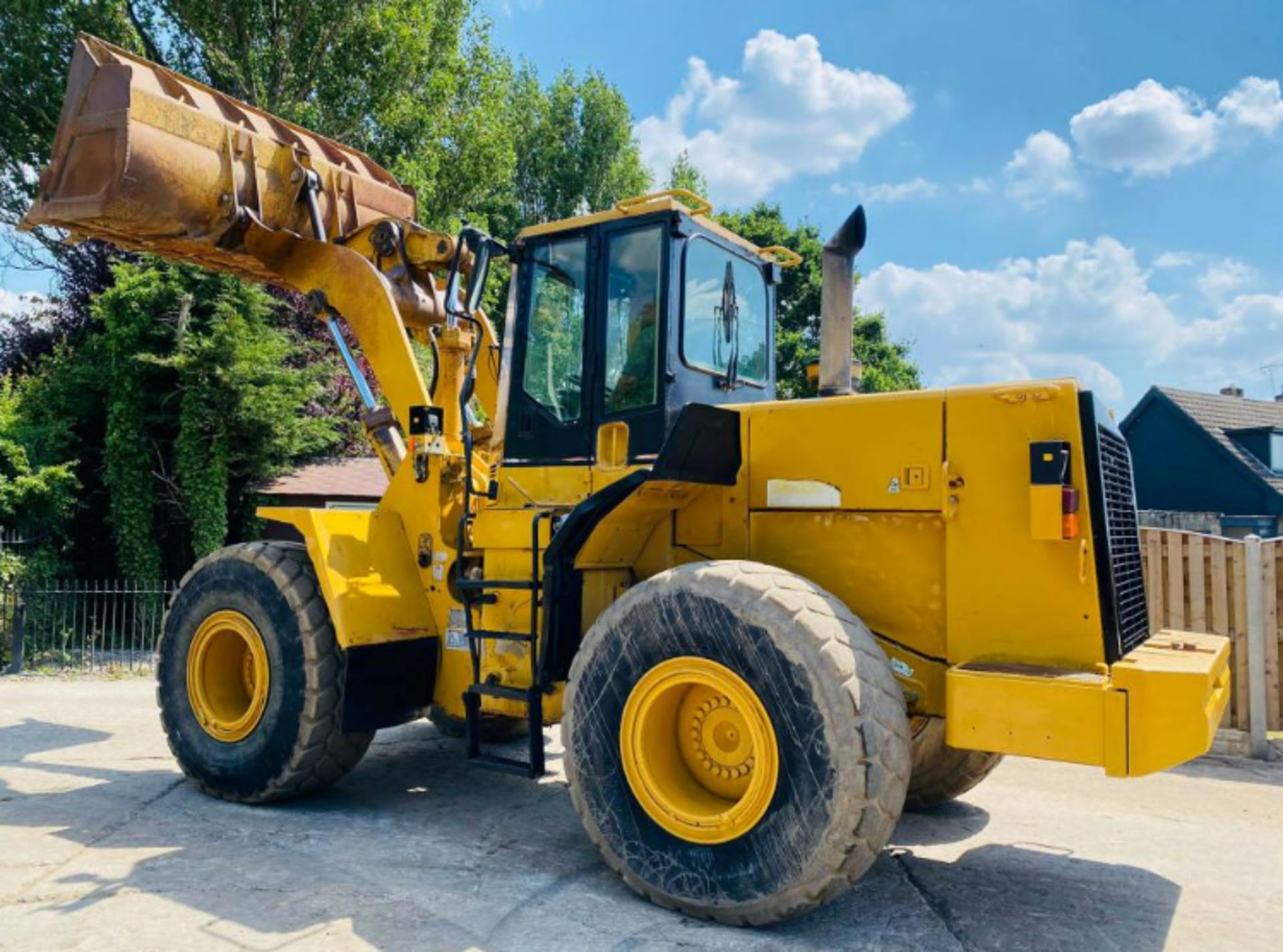 CATERPILLAR 950F 4WD LOADING SHOVEL C/W BUCKET - Image 11 of 18