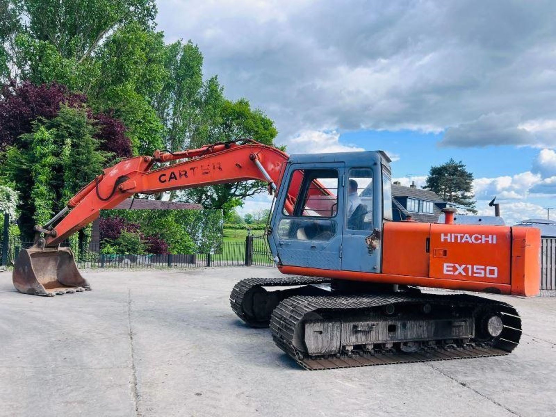 HITACHI EX150 TRACKED EXCAVATOR C/W BUCKET - Image 8 of 23